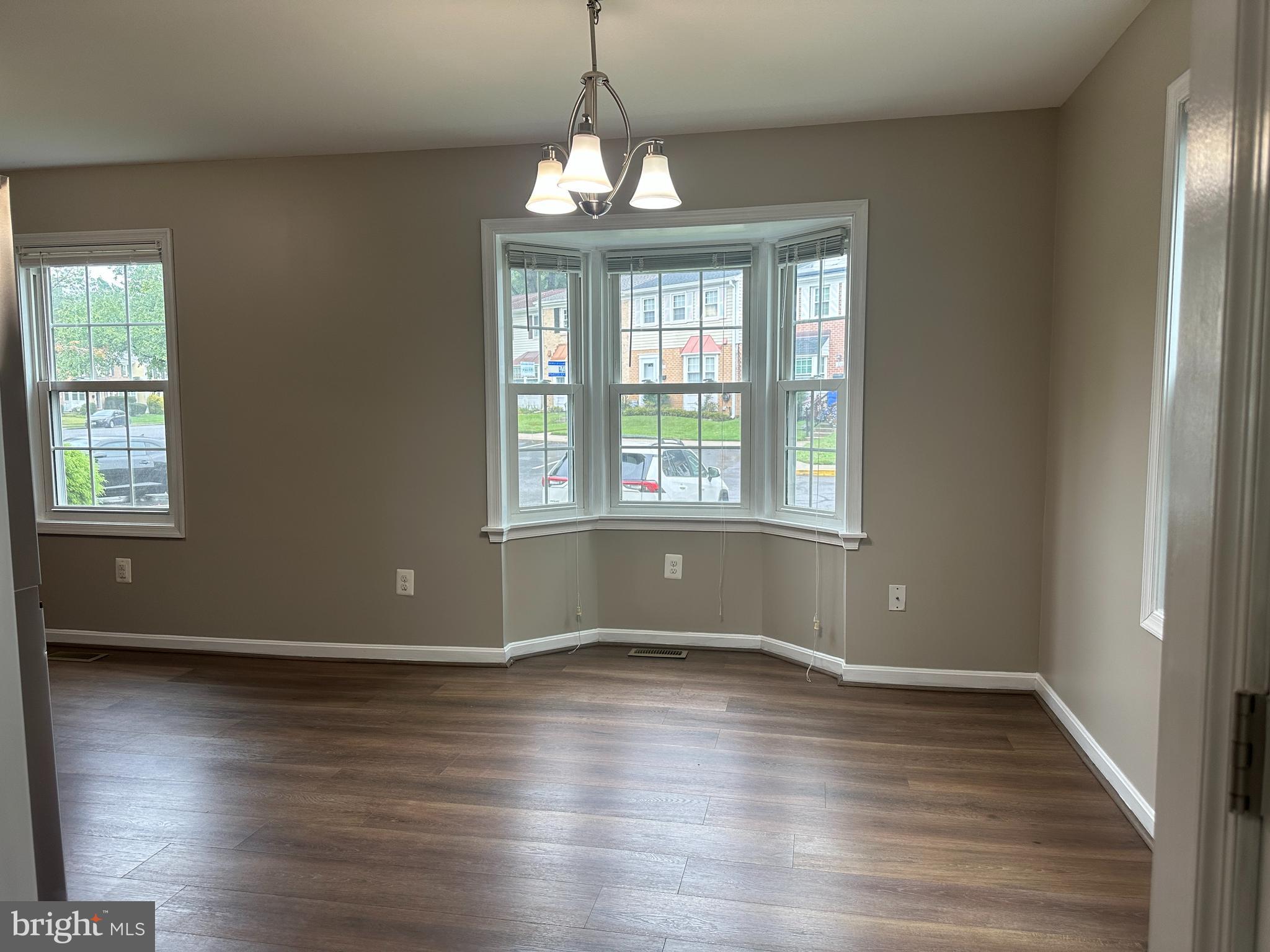 CROFTON SQUARE - Residential Lease