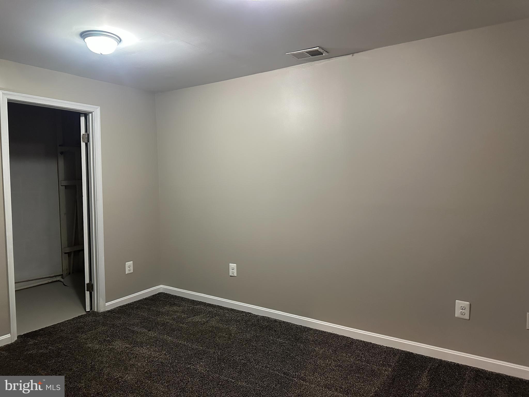 CROFTON SQUARE - Residential Lease