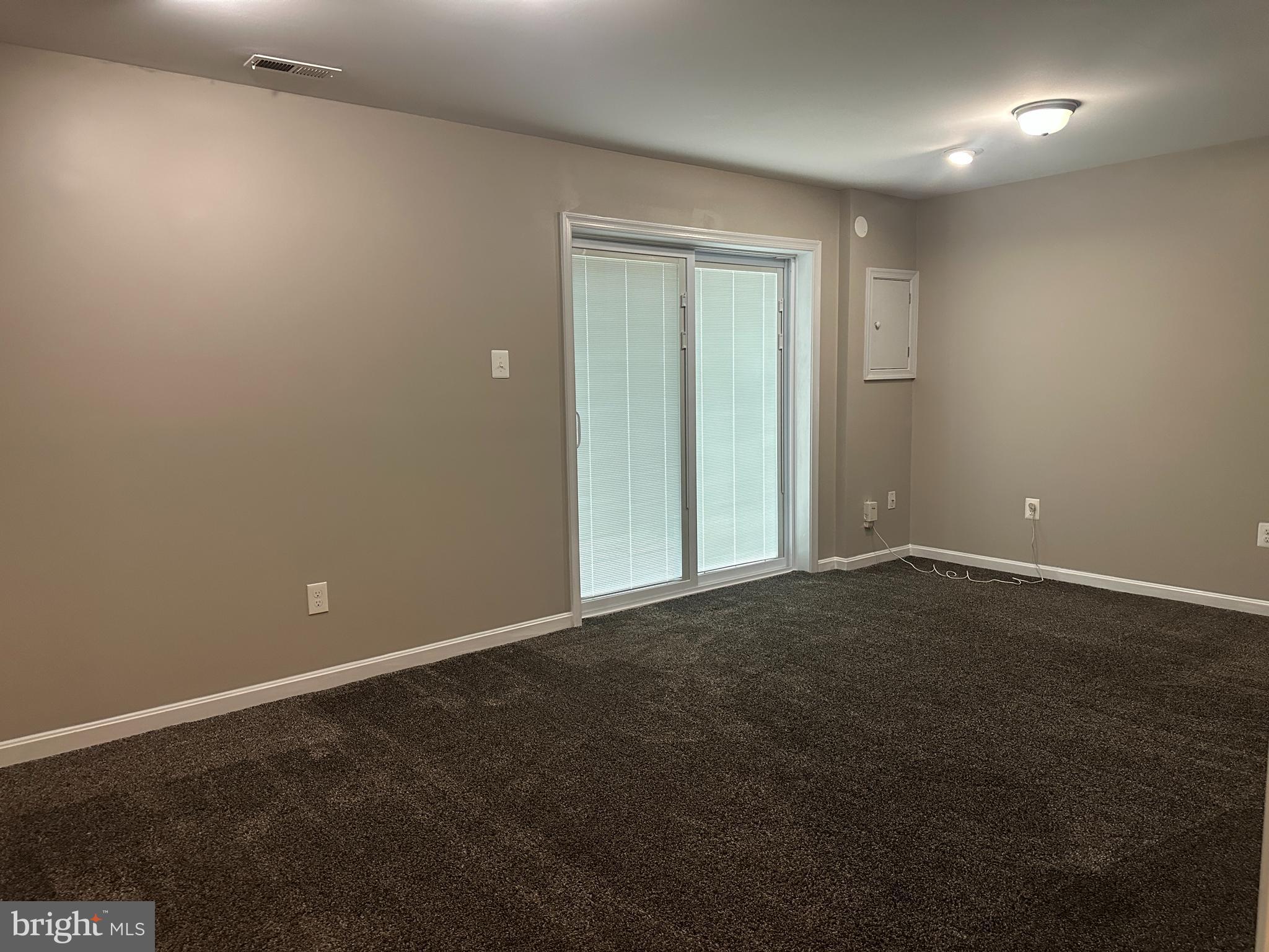 CROFTON SQUARE - Residential Lease