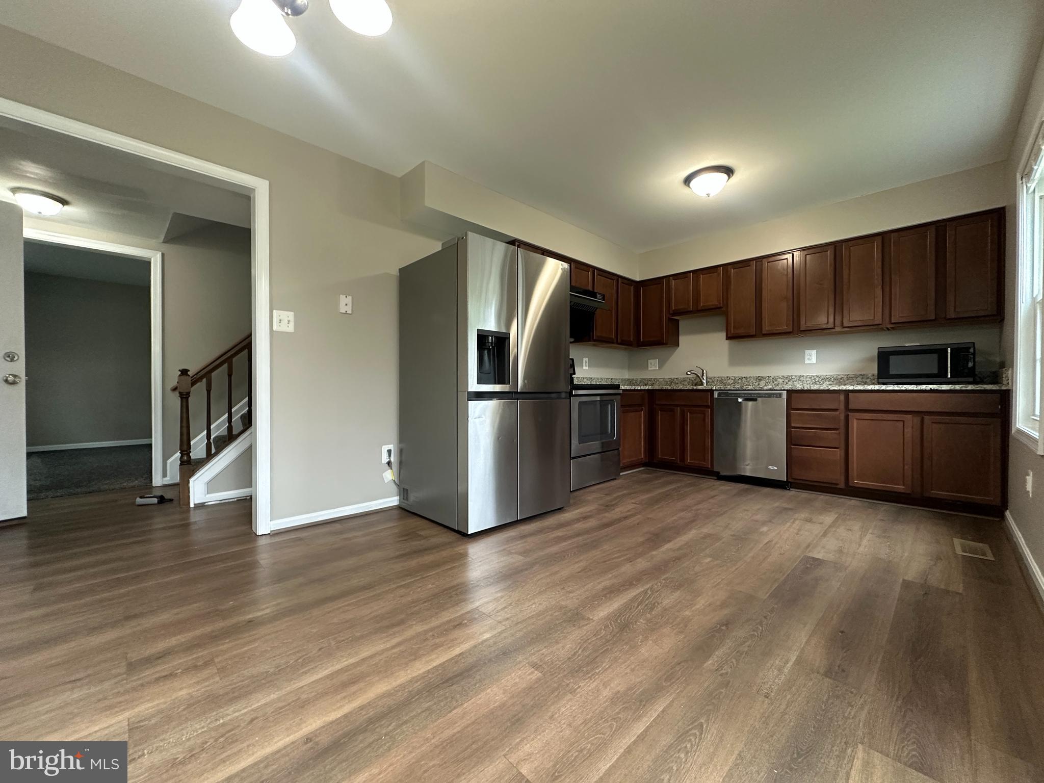 CROFTON SQUARE - Residential Lease