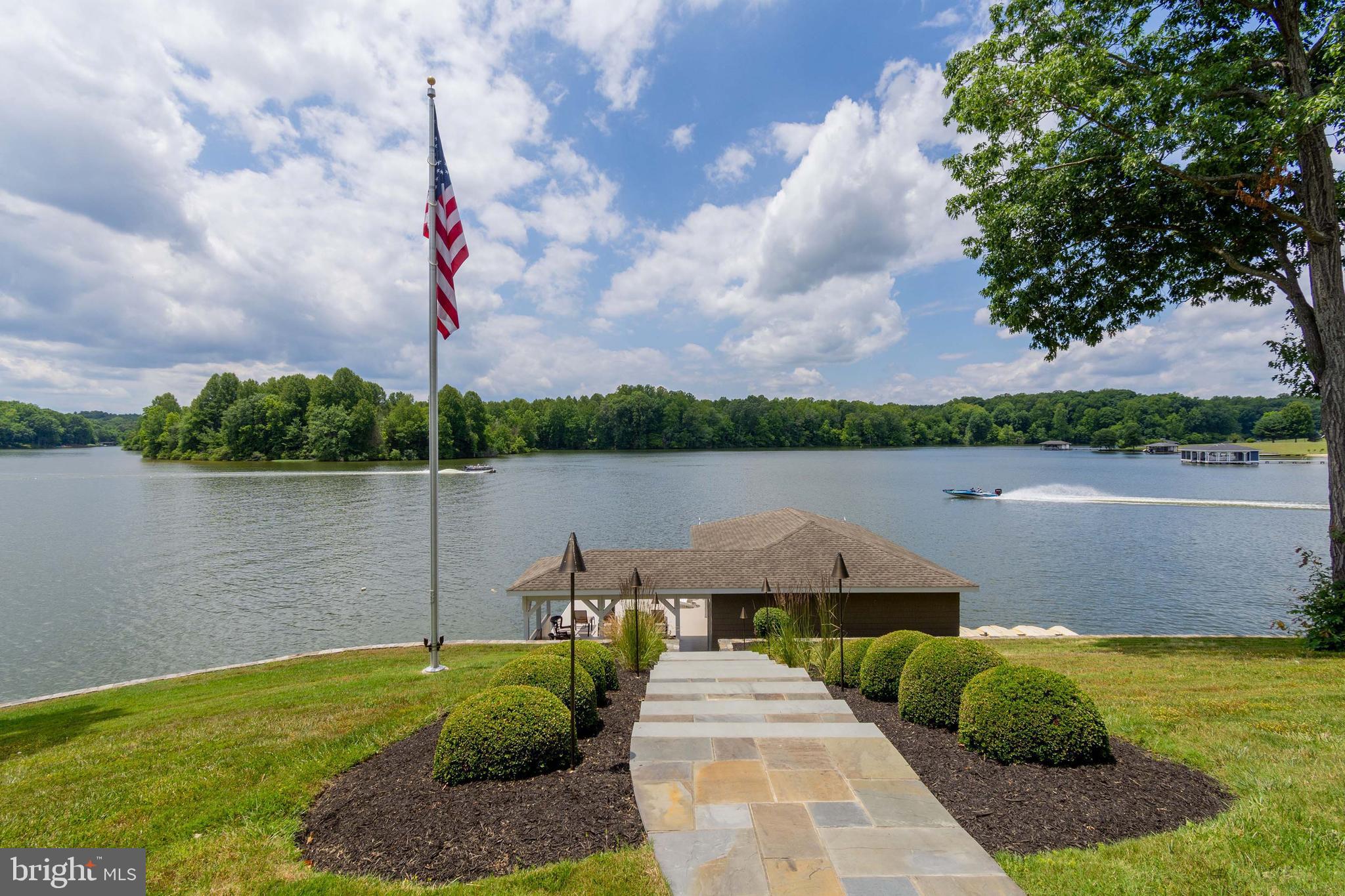 SUNRISE BAY - Residential