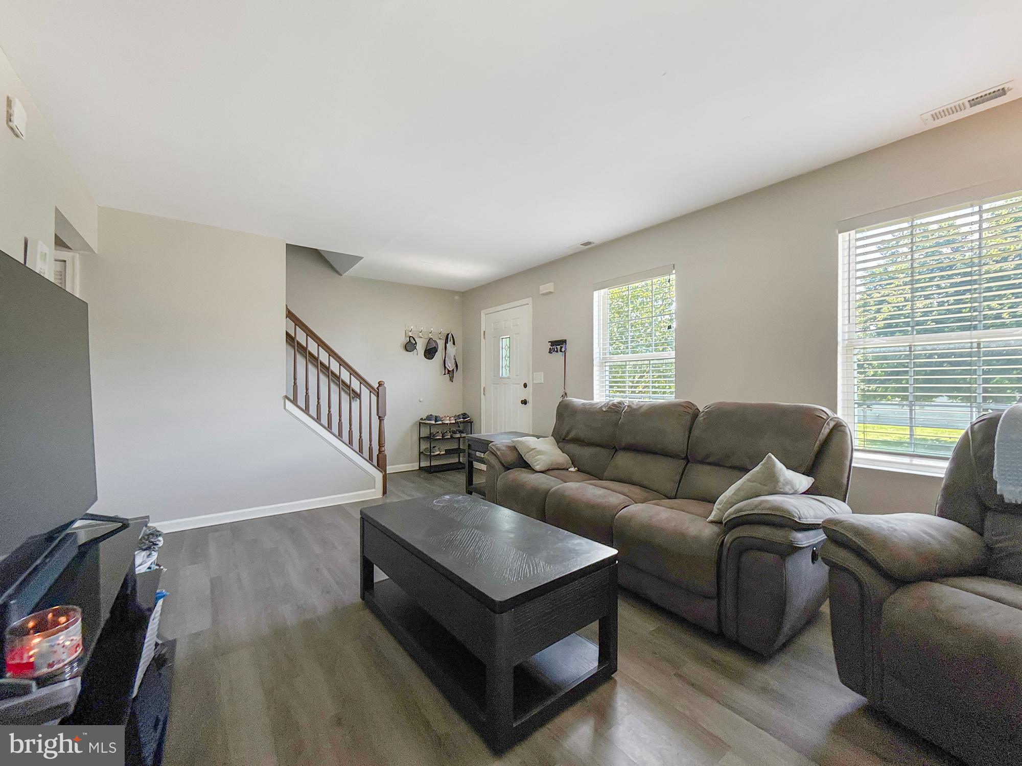 1 OXFORD COURT