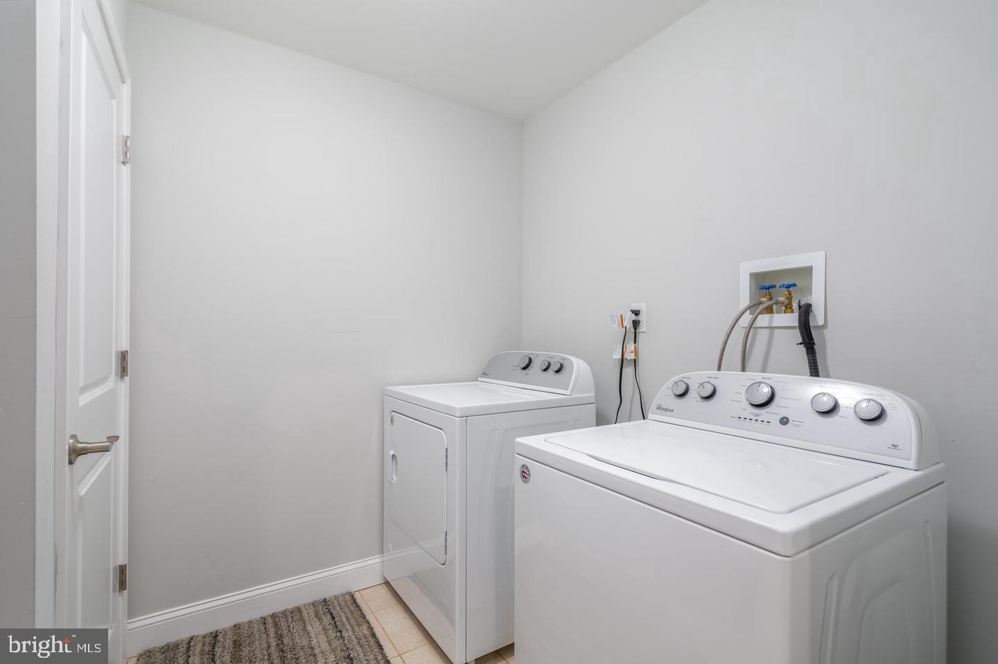 EAST KENSINGTON - Residential