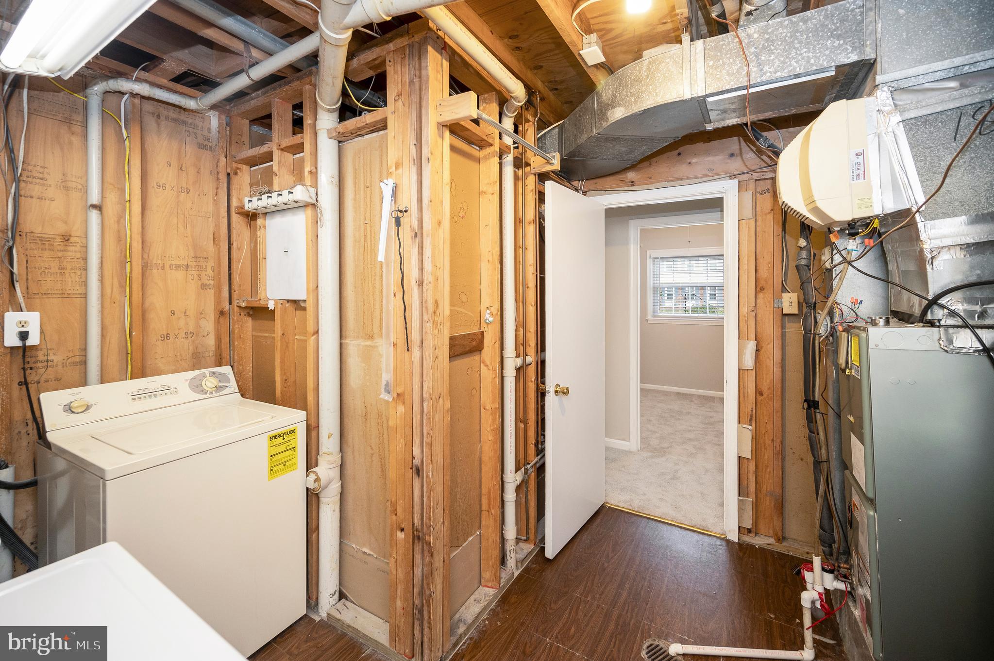 STONEYBROOKE - Residential