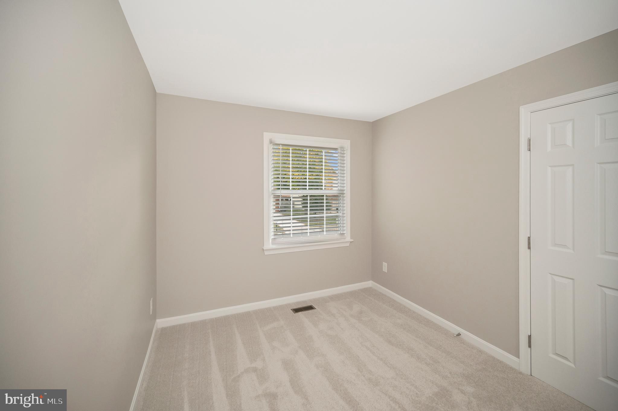 STONEYBROOKE - Residential