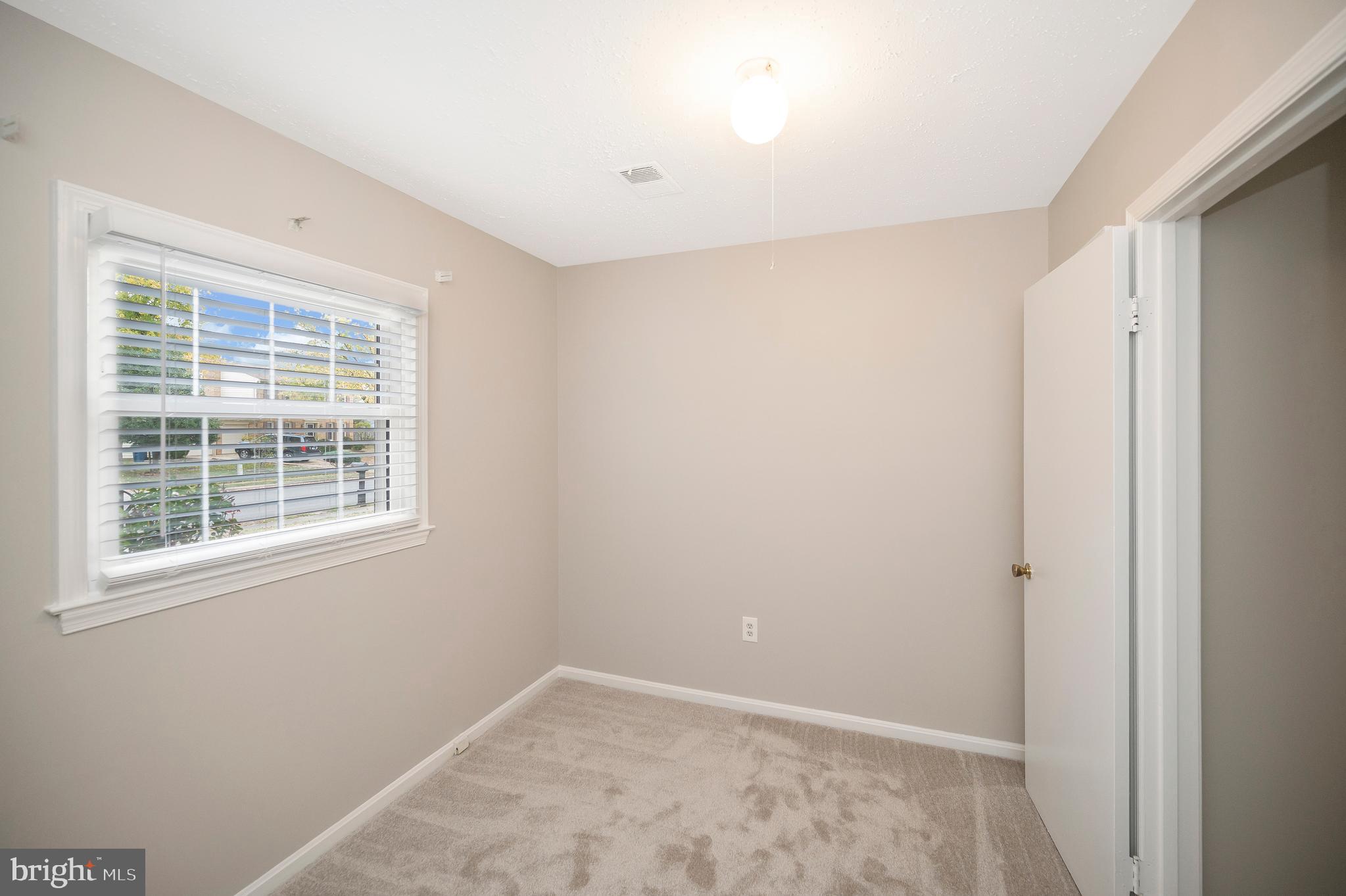 STONEYBROOKE - Residential