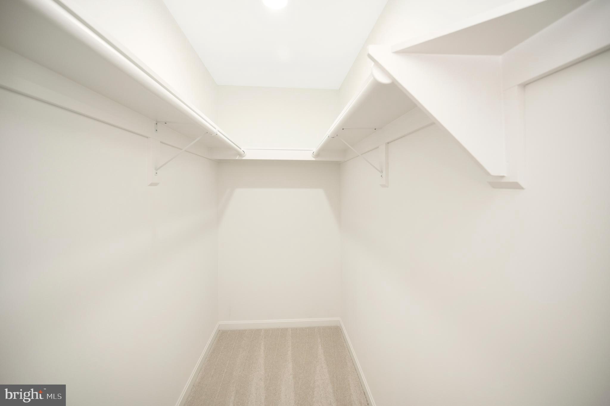 STONEYBROOKE - Residential