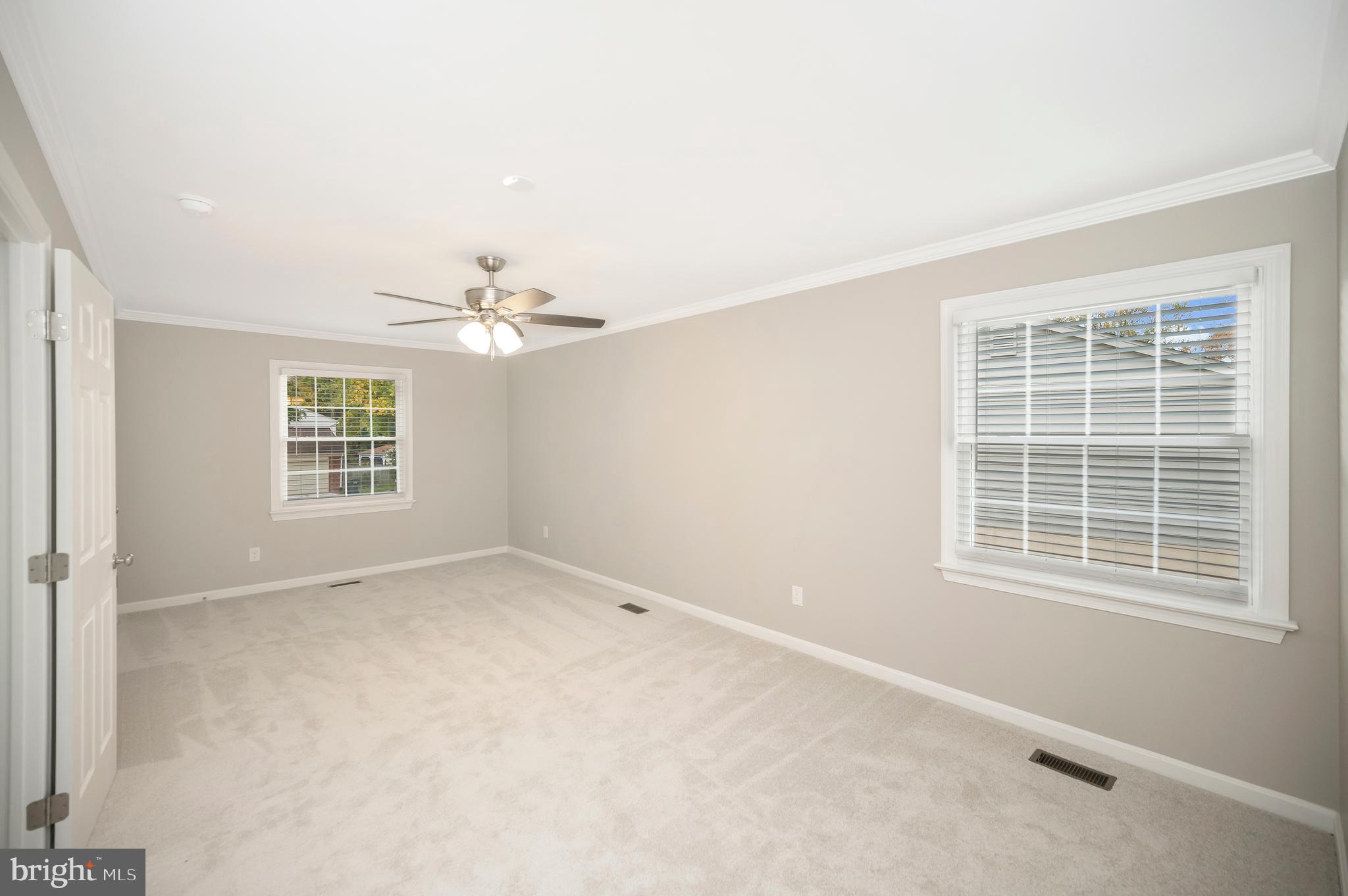 STONEYBROOKE - Residential