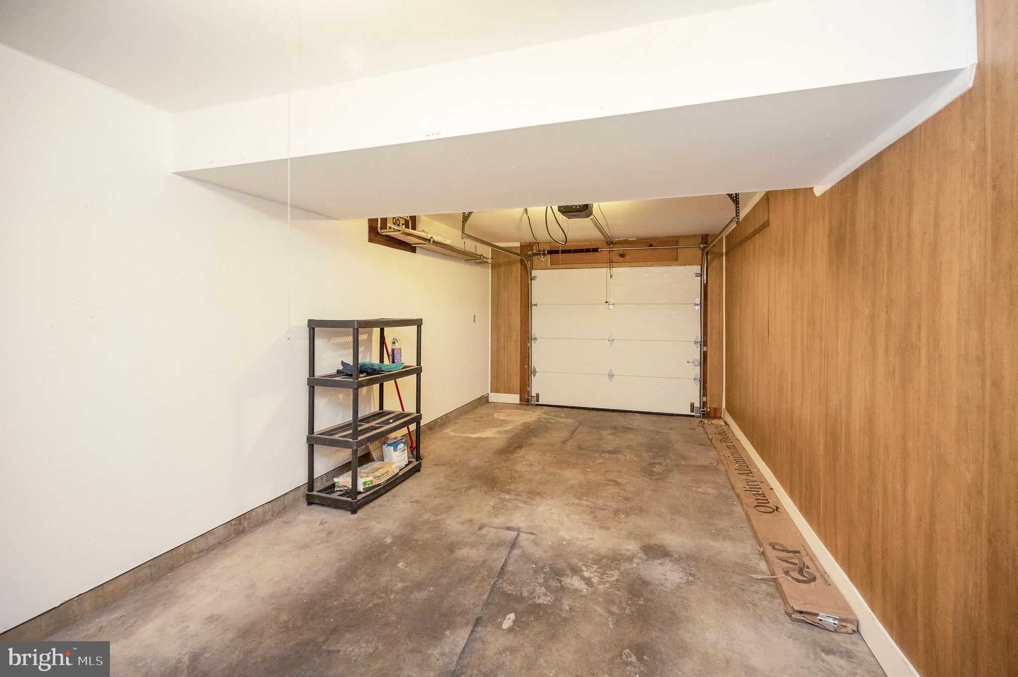 STONEYBROOKE - Residential