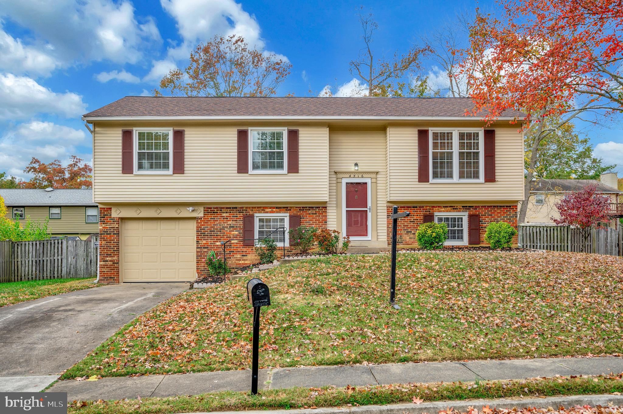 STONEYBROOKE - Residential