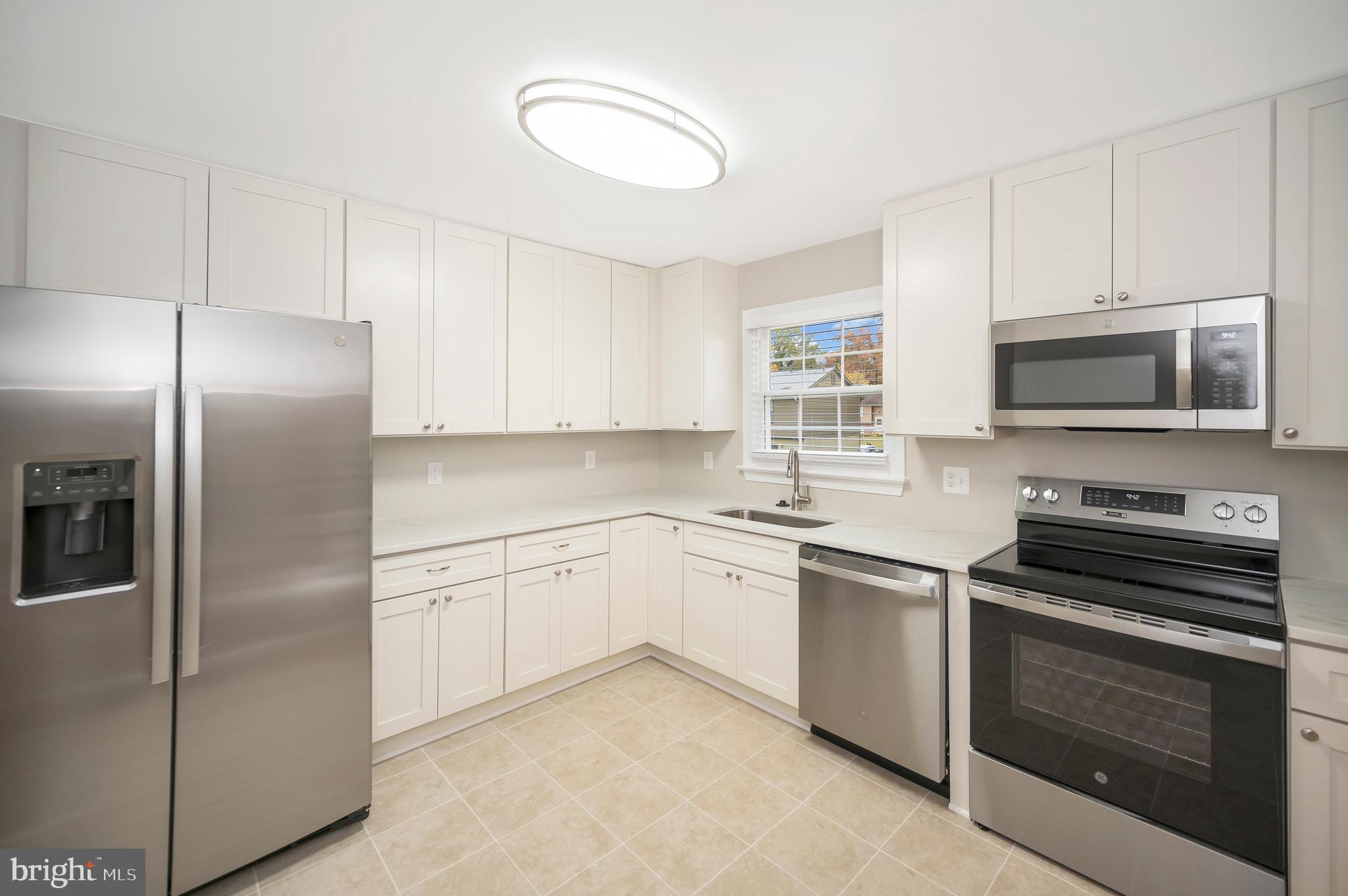 STONEYBROOKE - Residential