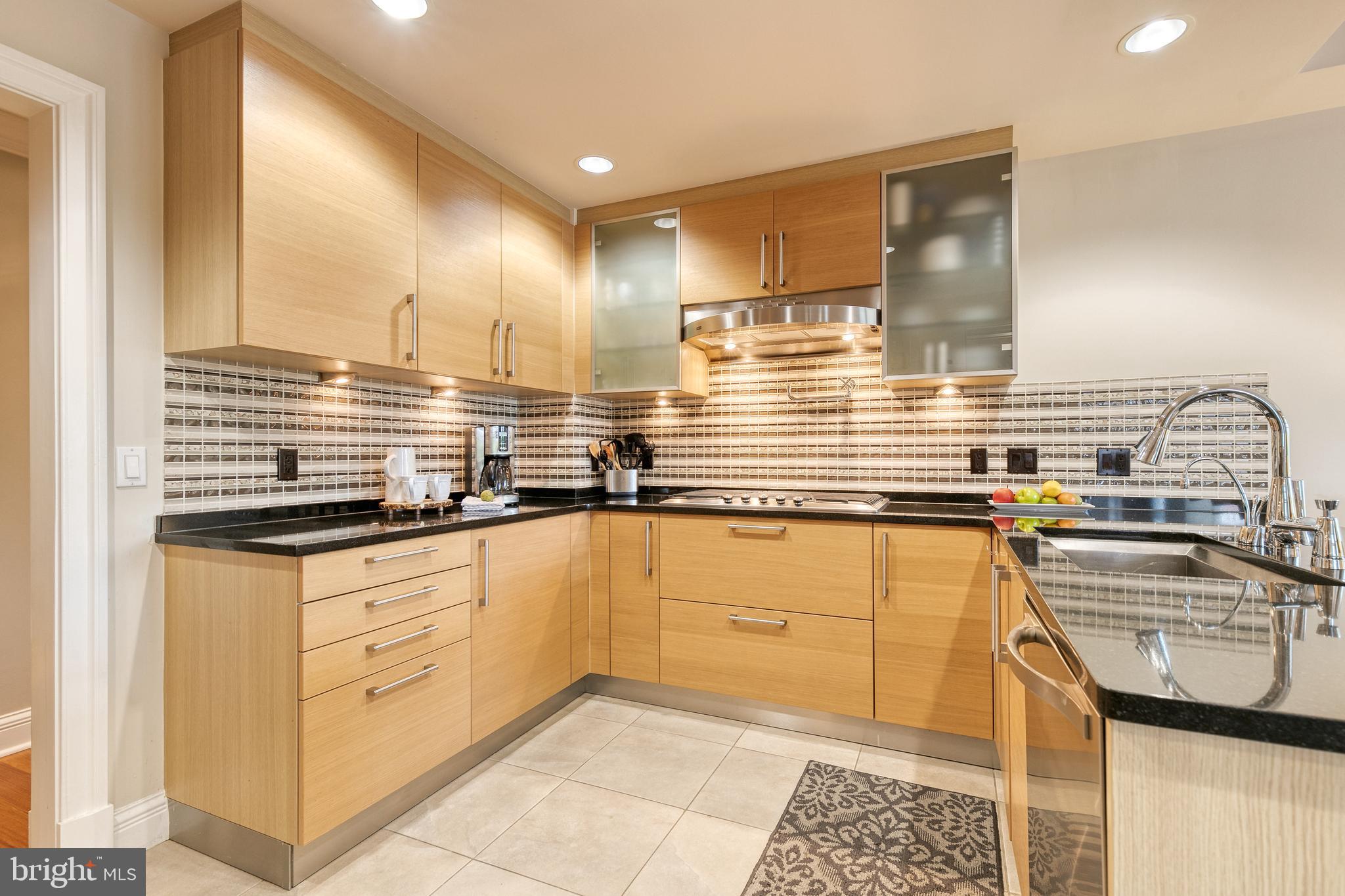 THE RITZ-CARLTON RESIDENCES - Residential