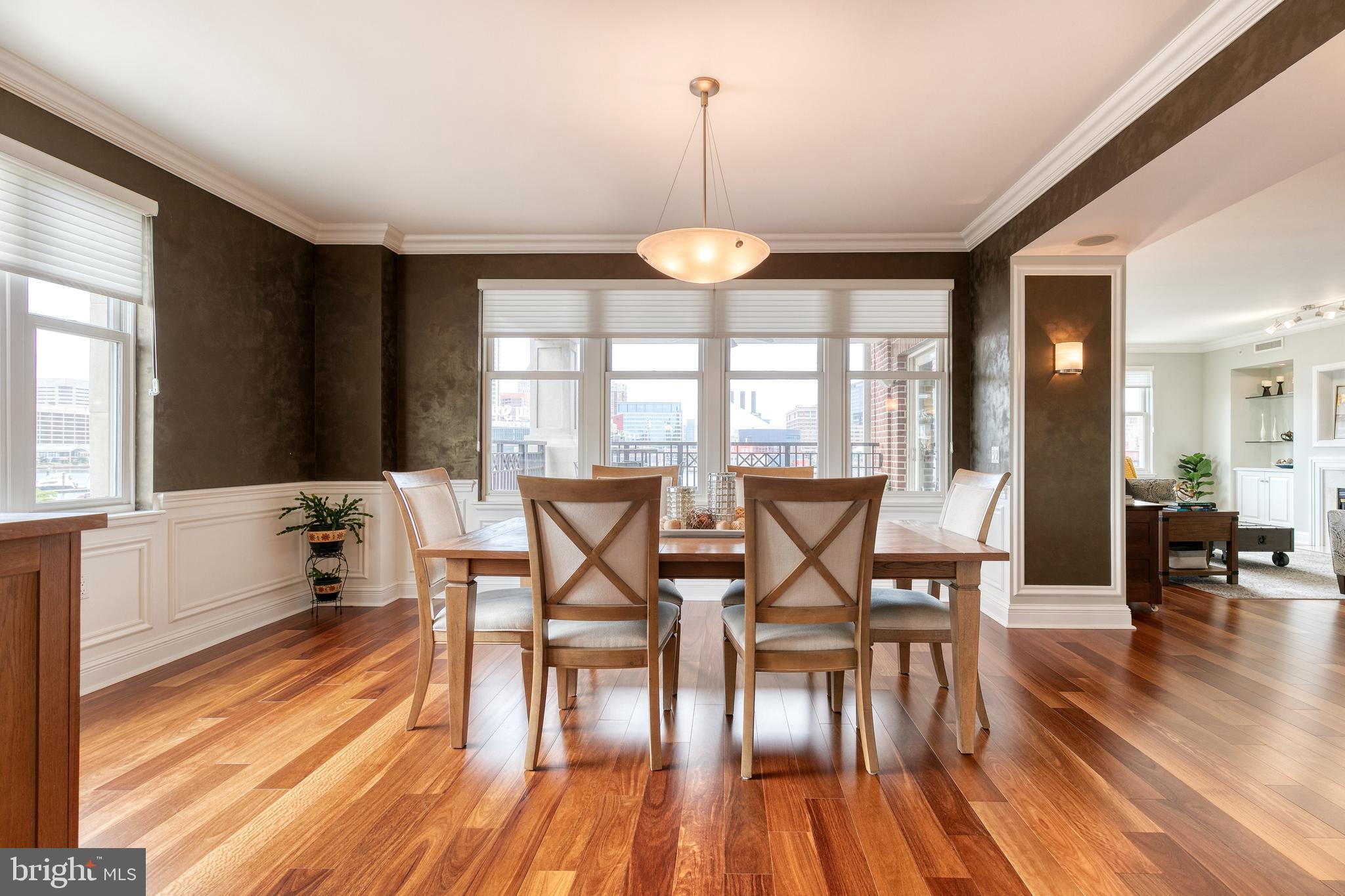 THE RITZ-CARLTON RESIDENCES - Residential