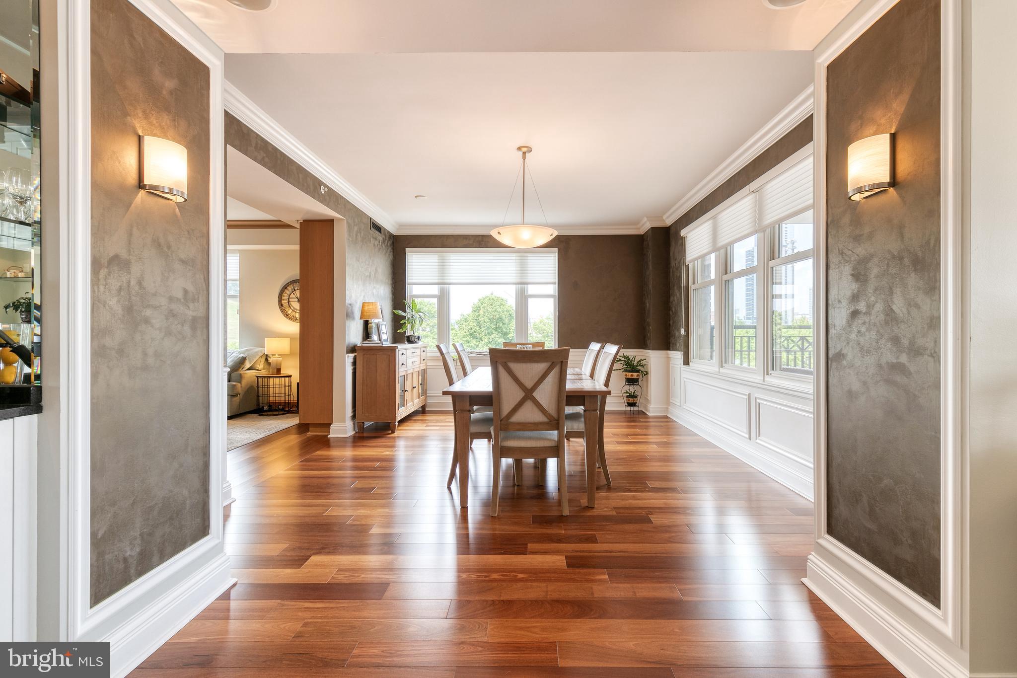 THE RITZ-CARLTON RESIDENCES - Residential