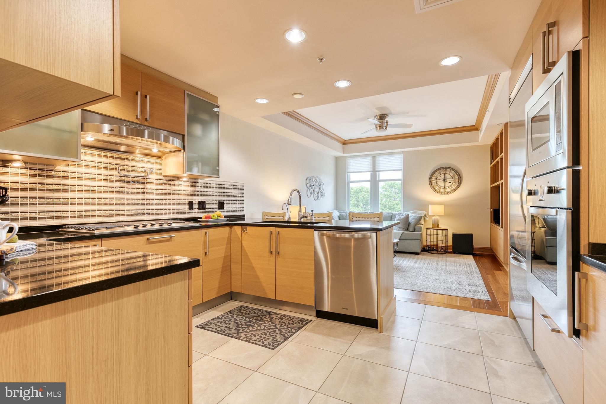 THE RITZ-CARLTON RESIDENCES - Residential