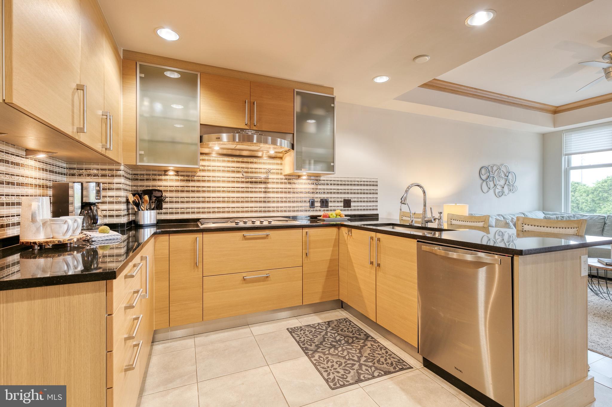 THE RITZ-CARLTON RESIDENCES - Residential