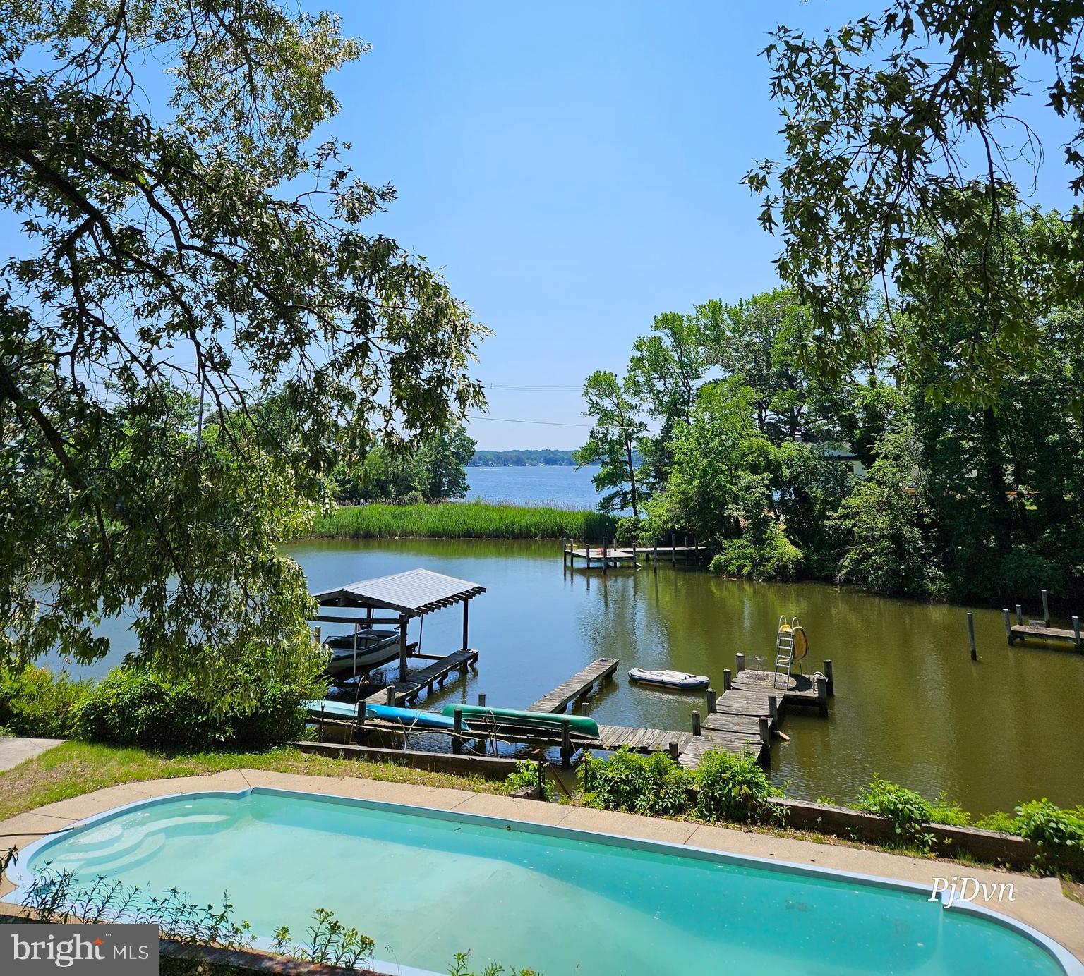 LAKE SHORE - Residential Lease