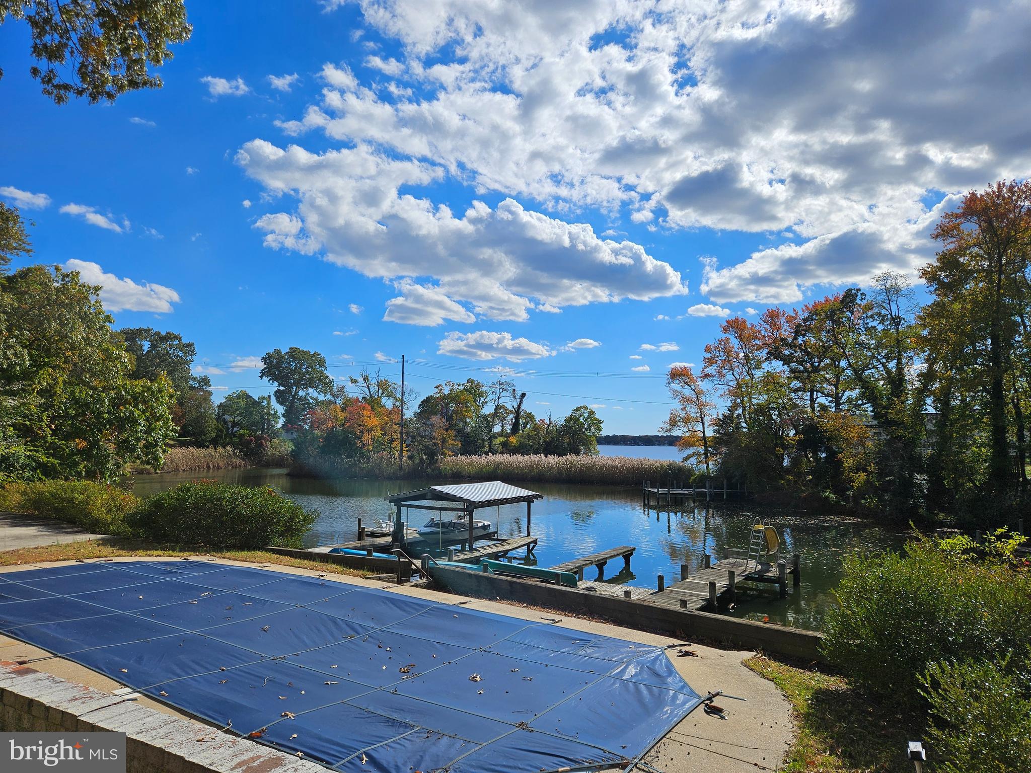 LAKE SHORE - Residential Lease