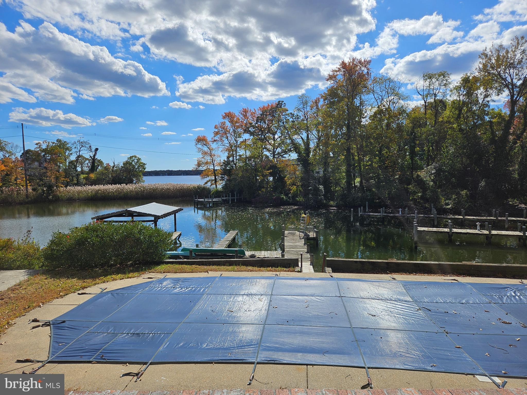 LAKE SHORE - Residential Lease