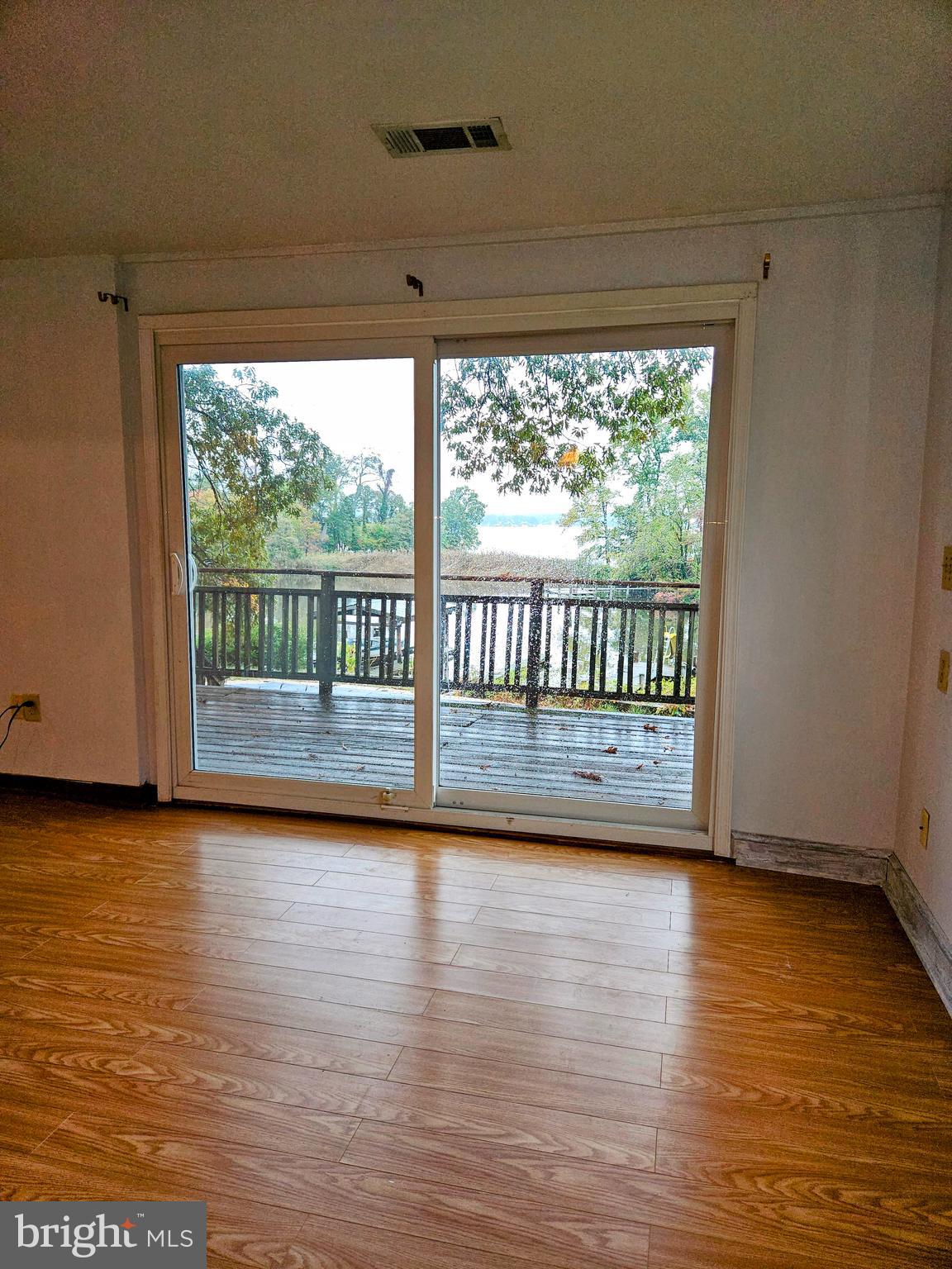 LAKE SHORE - Residential Lease