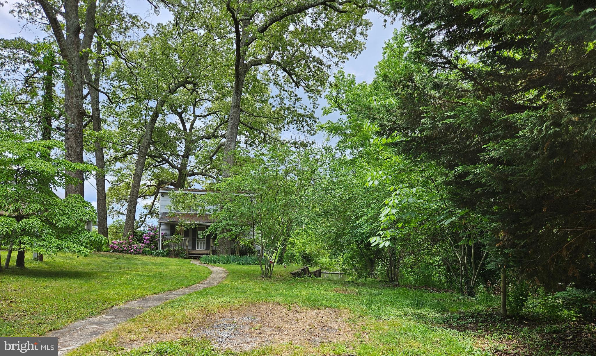 LAKE SHORE - Residential Lease