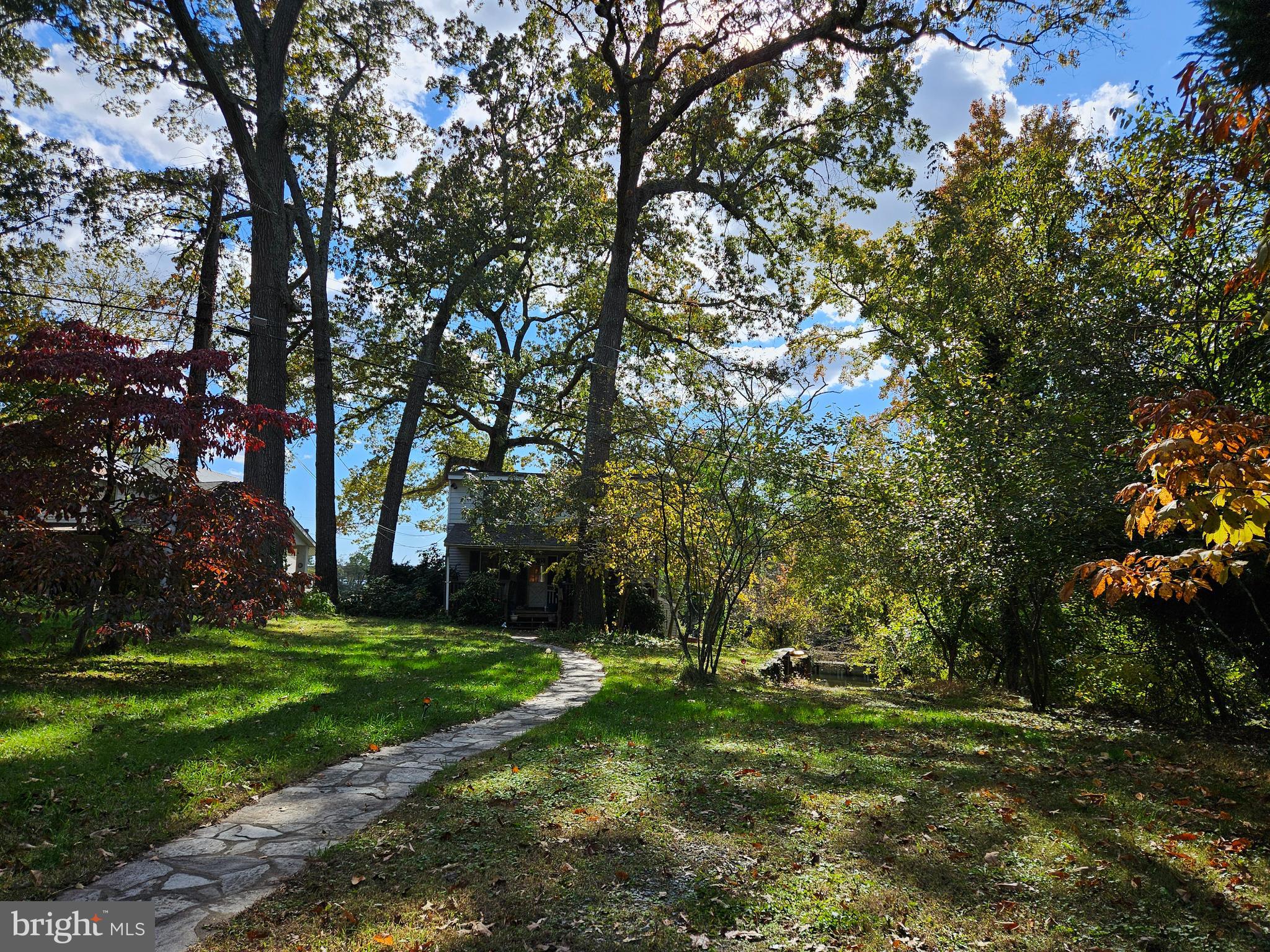 LAKE SHORE - Residential Lease