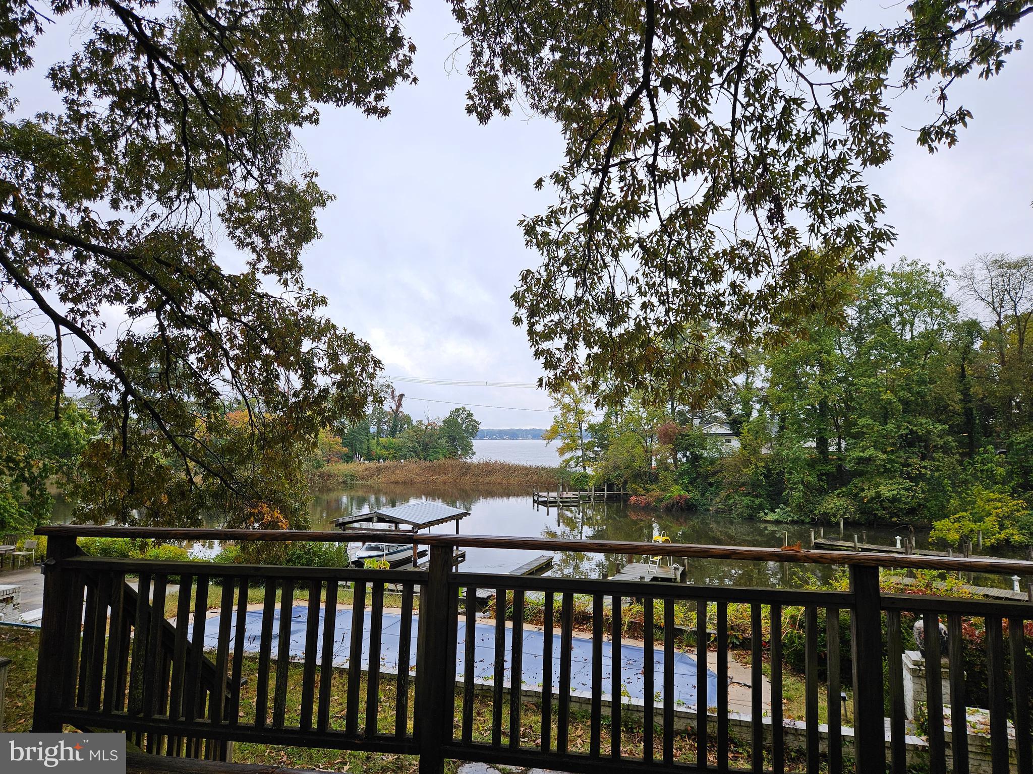 LAKE SHORE - Residential Lease