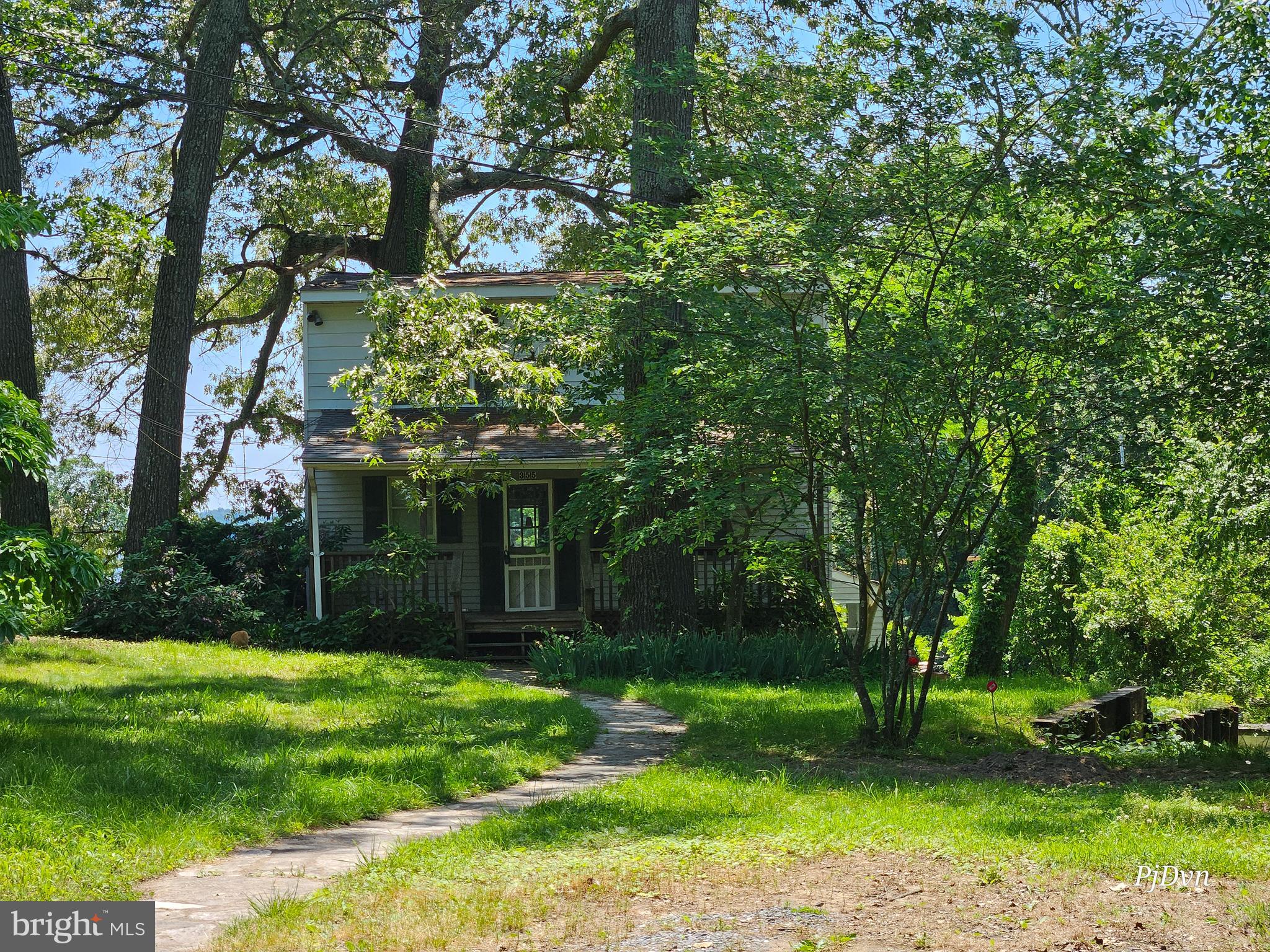 LAKE SHORE - Residential Lease