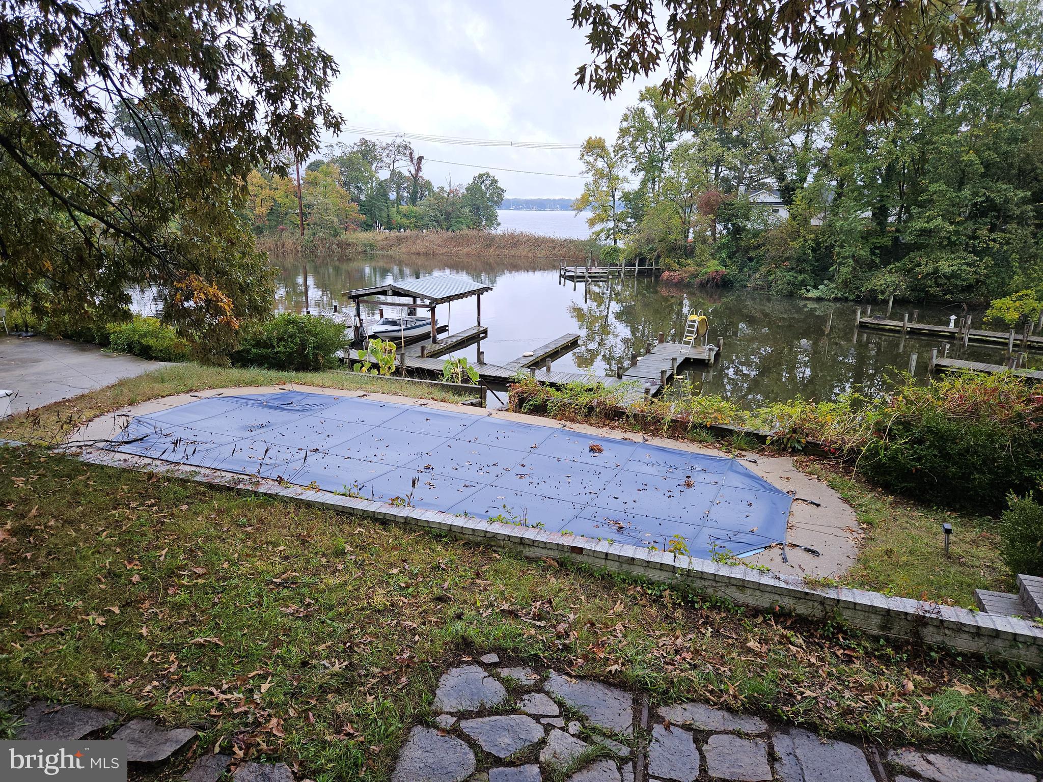 LAKE SHORE - Residential Lease