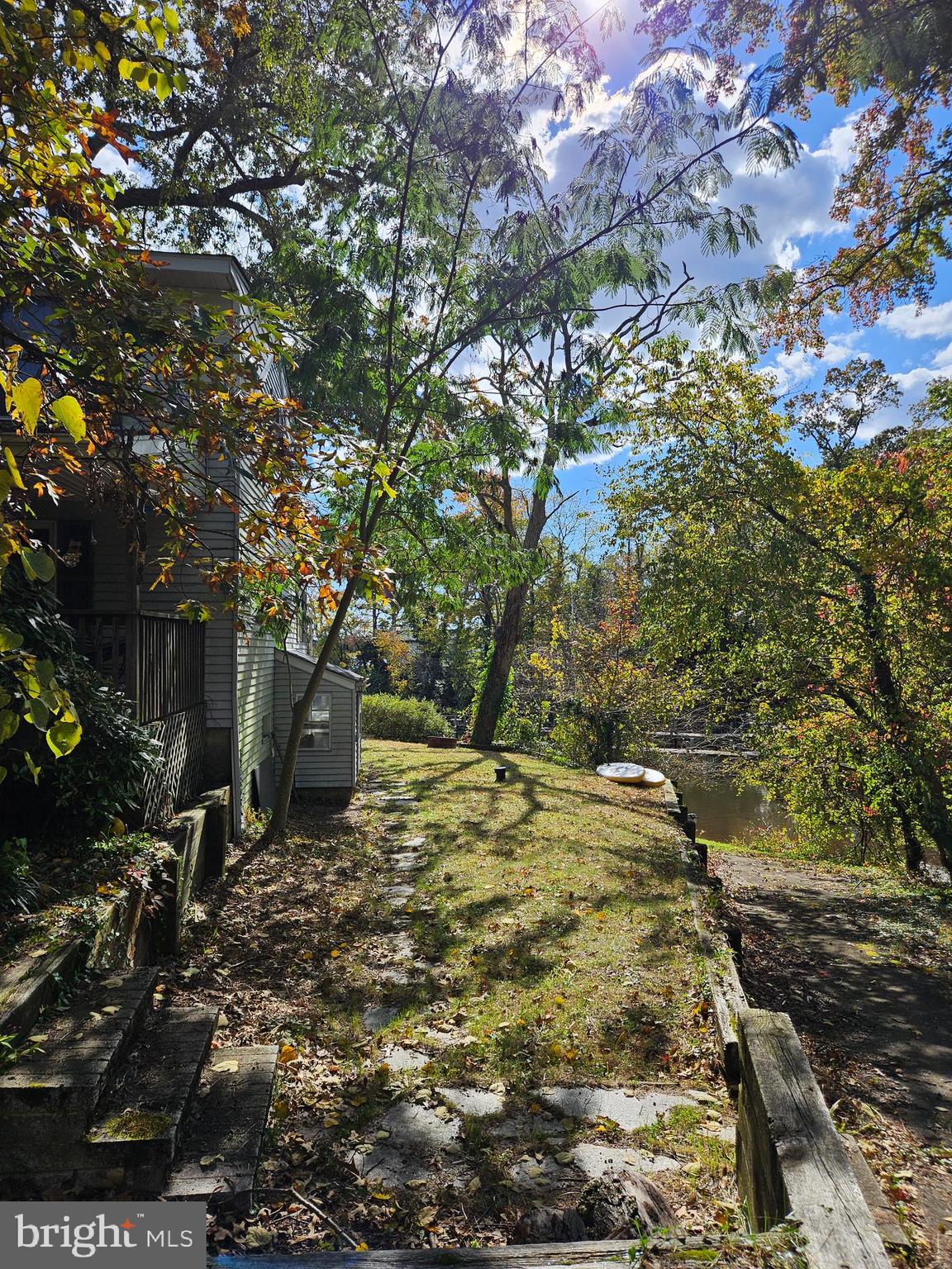 LAKE SHORE - Residential Lease