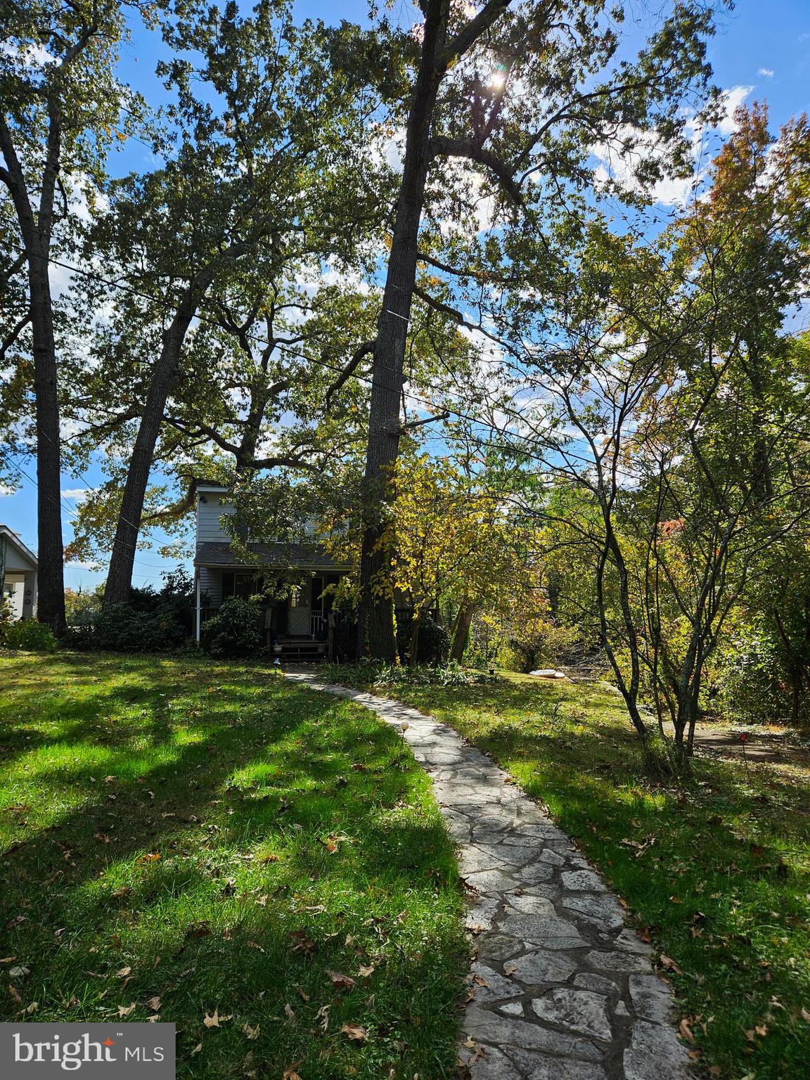 LAKE SHORE - Residential Lease