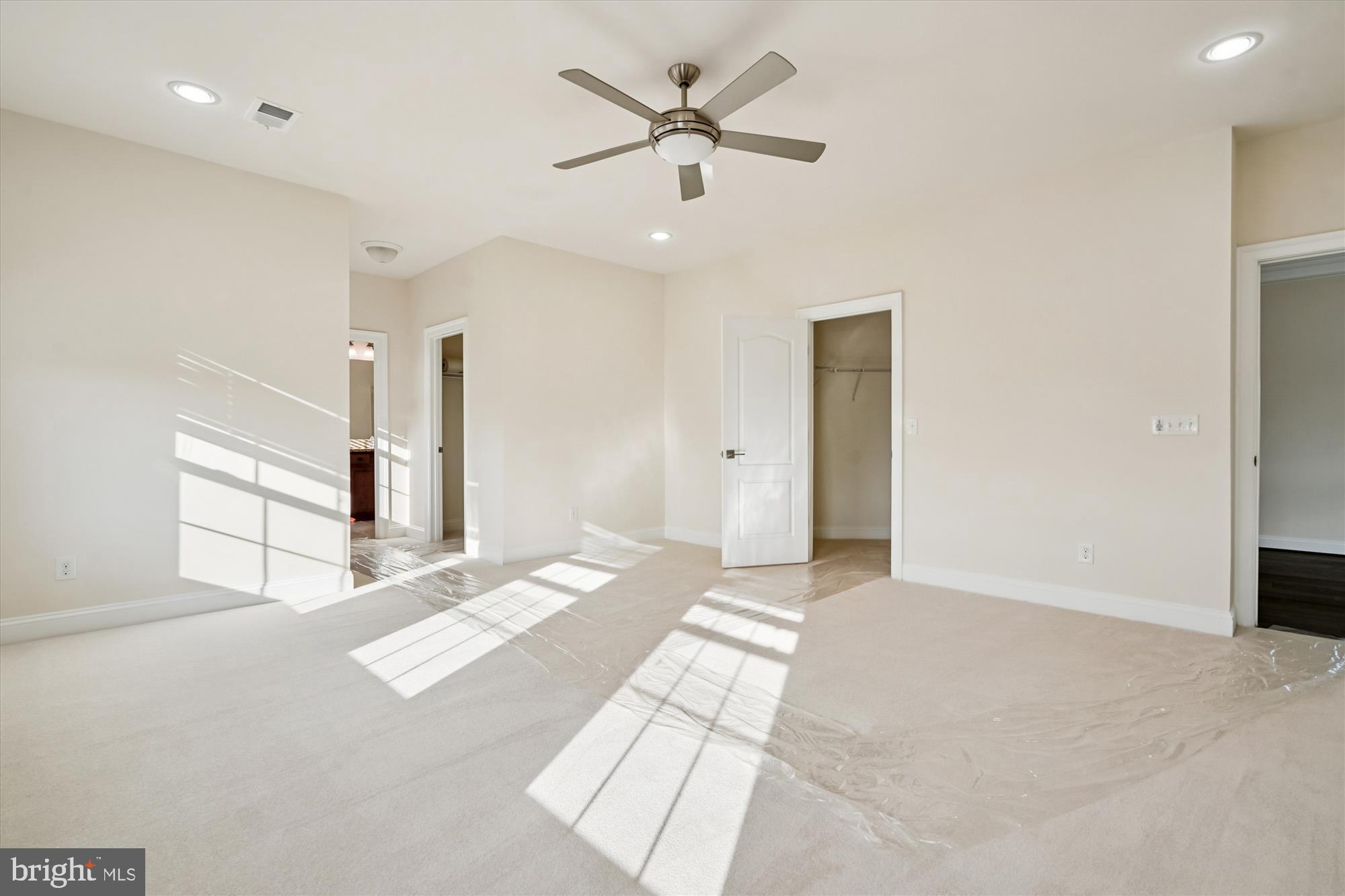 HUNTERS POND - Residential