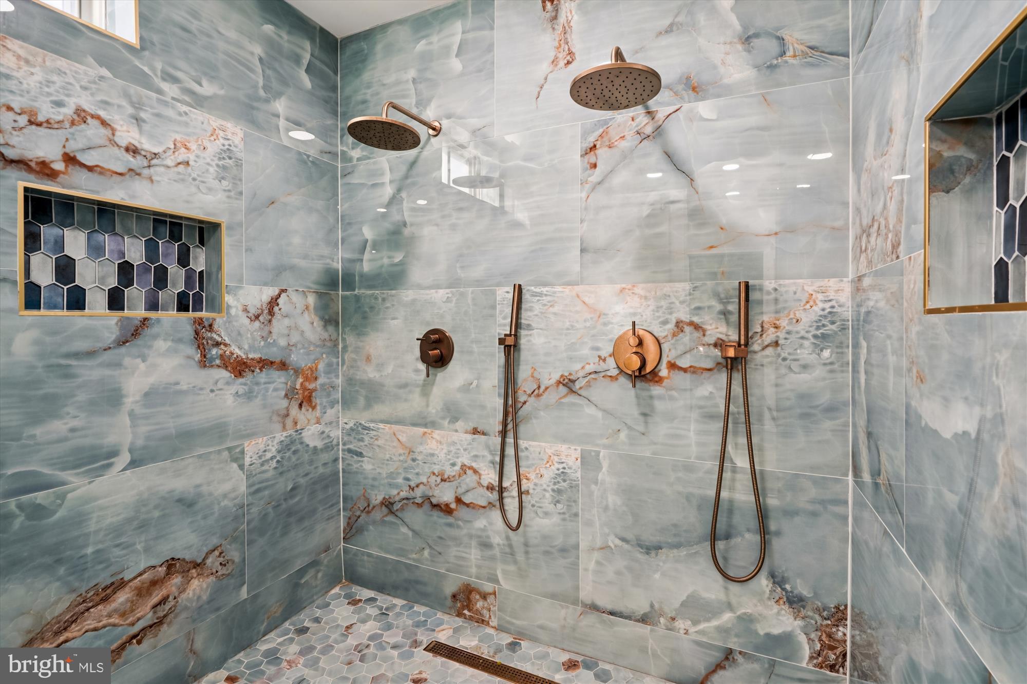 HUNTERS POND - Residential