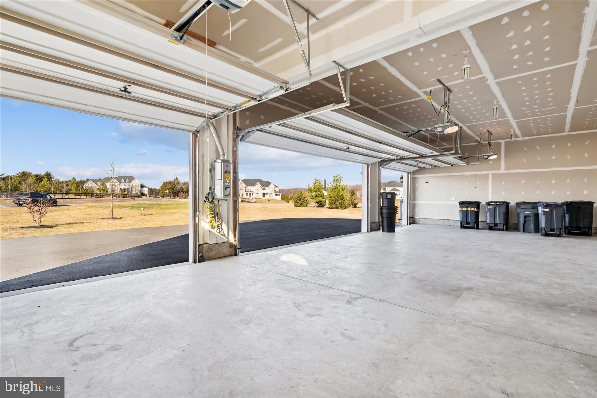 HUNTERS POND - Residential