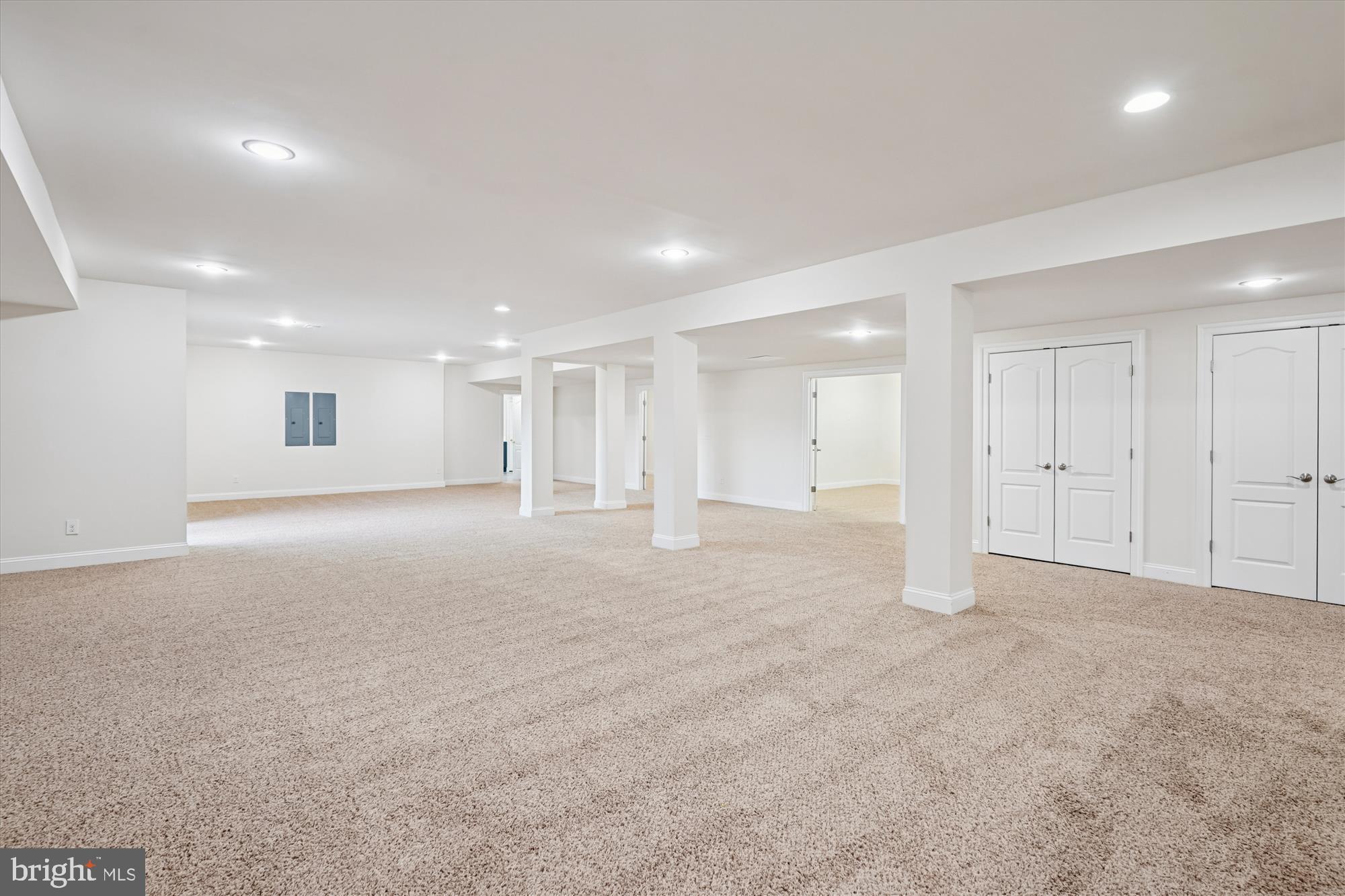 HUNTERS POND - Residential