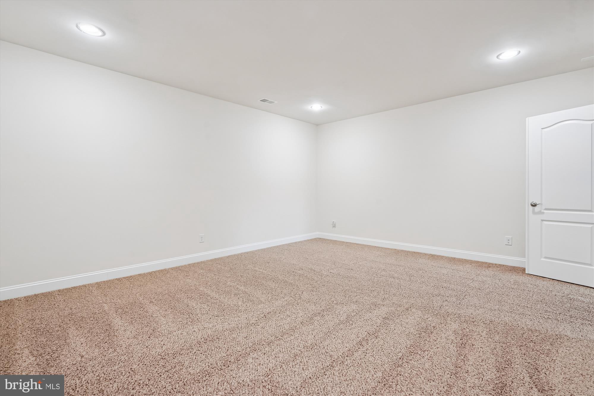 HUNTERS POND - Residential