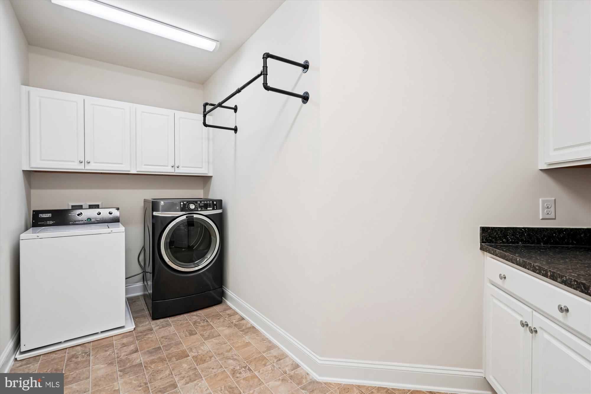 HUNTERS POND - Residential