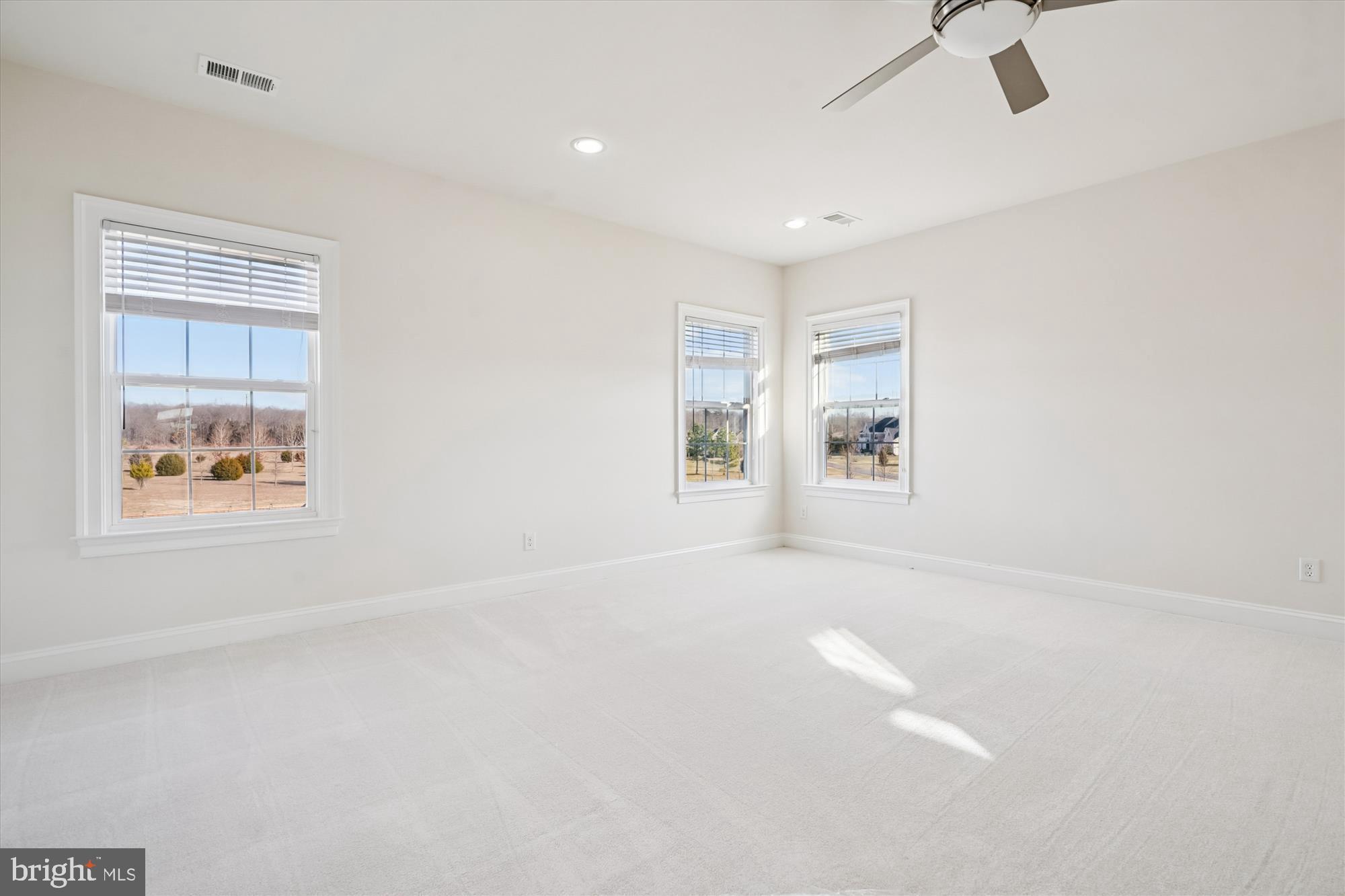 HUNTERS POND - Residential