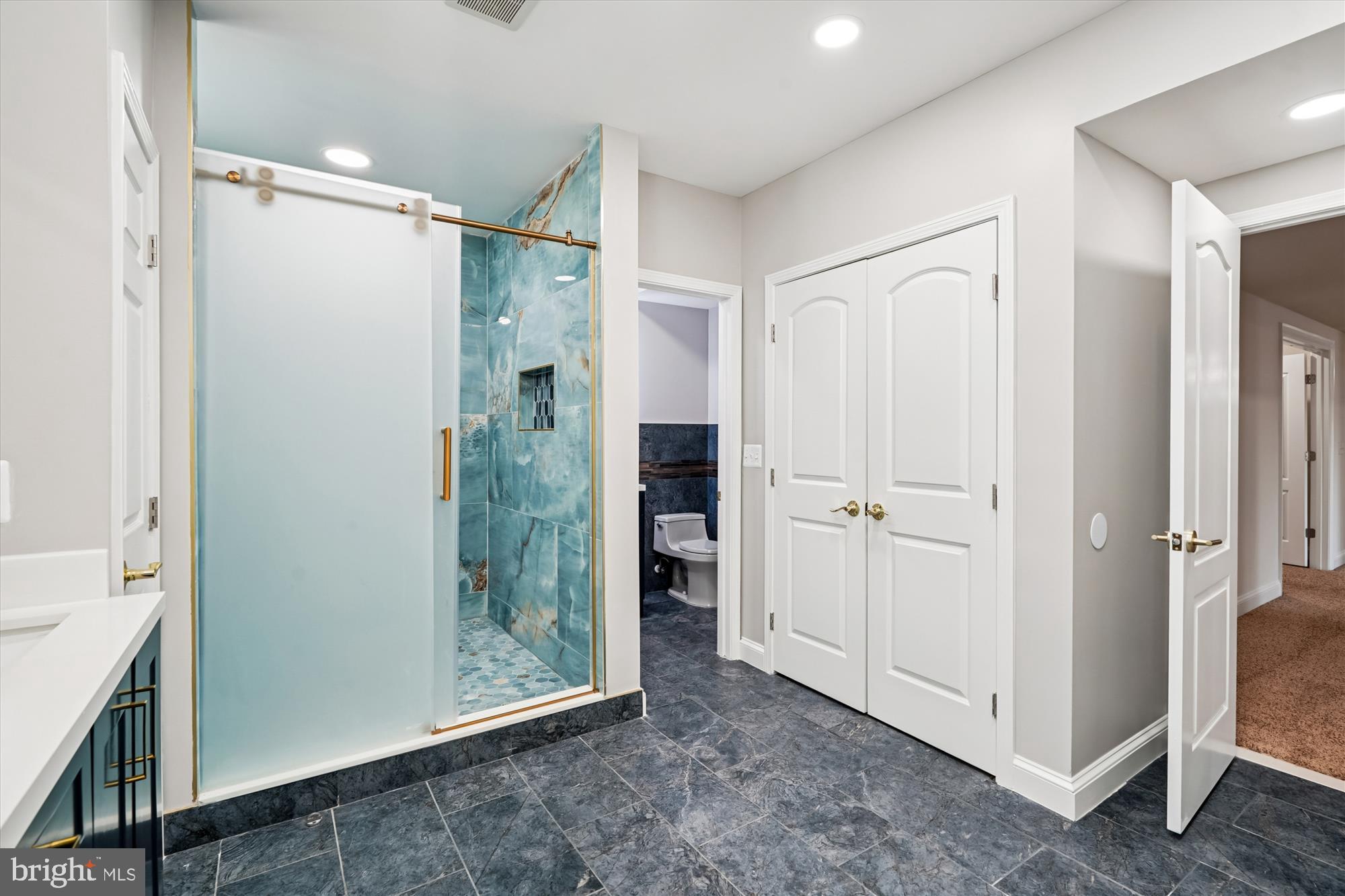 HUNTERS POND - Residential