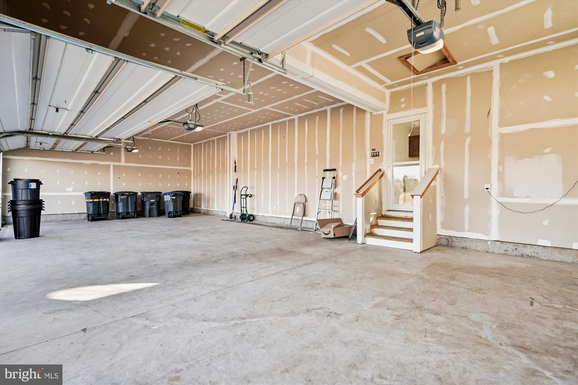 HUNTERS POND - Residential