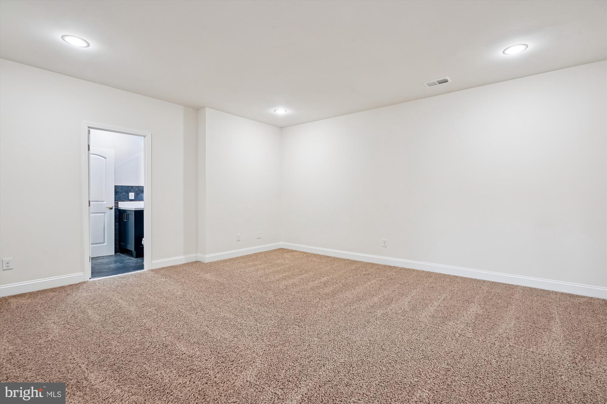 HUNTERS POND - Residential