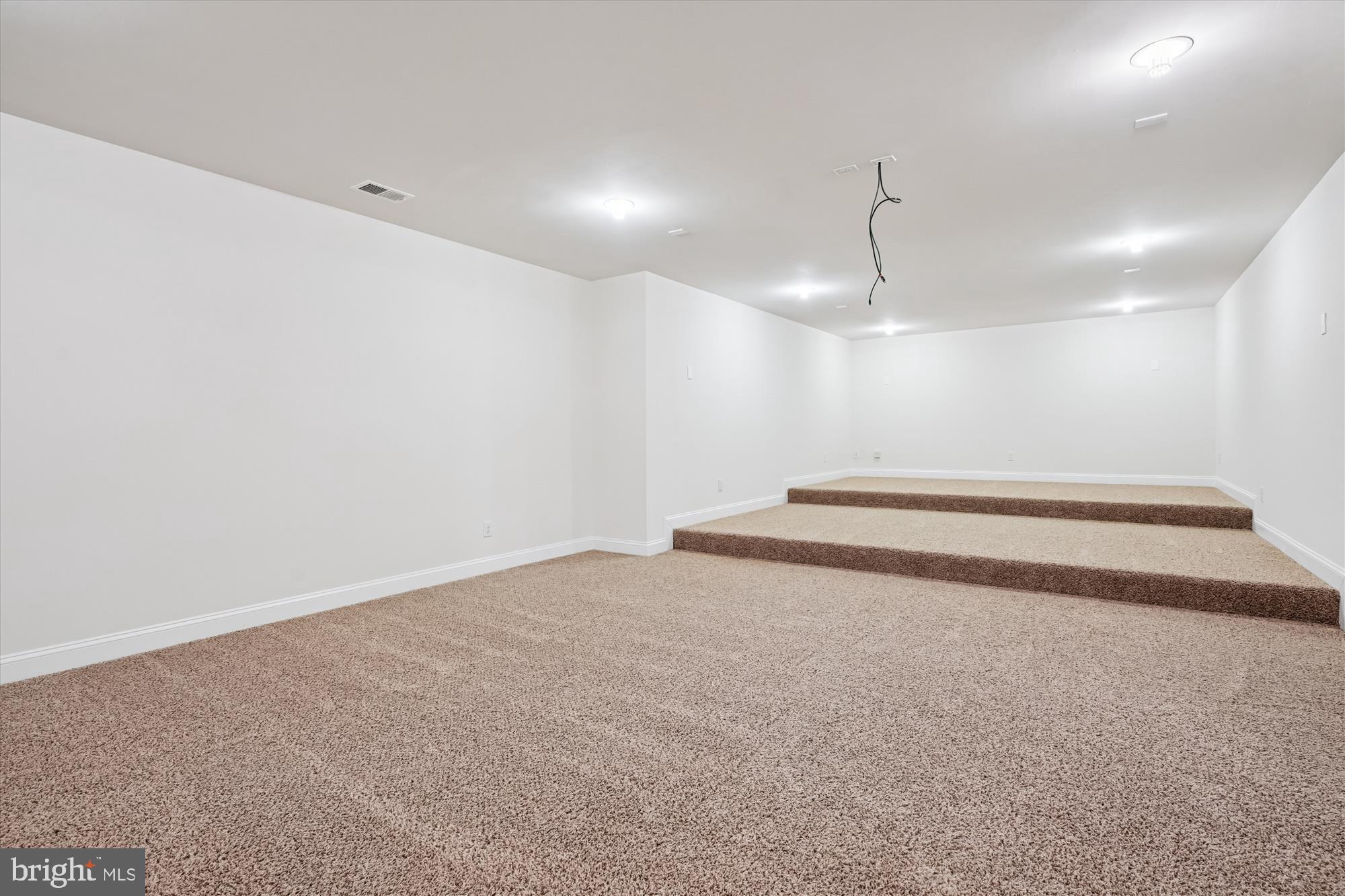 HUNTERS POND - Residential