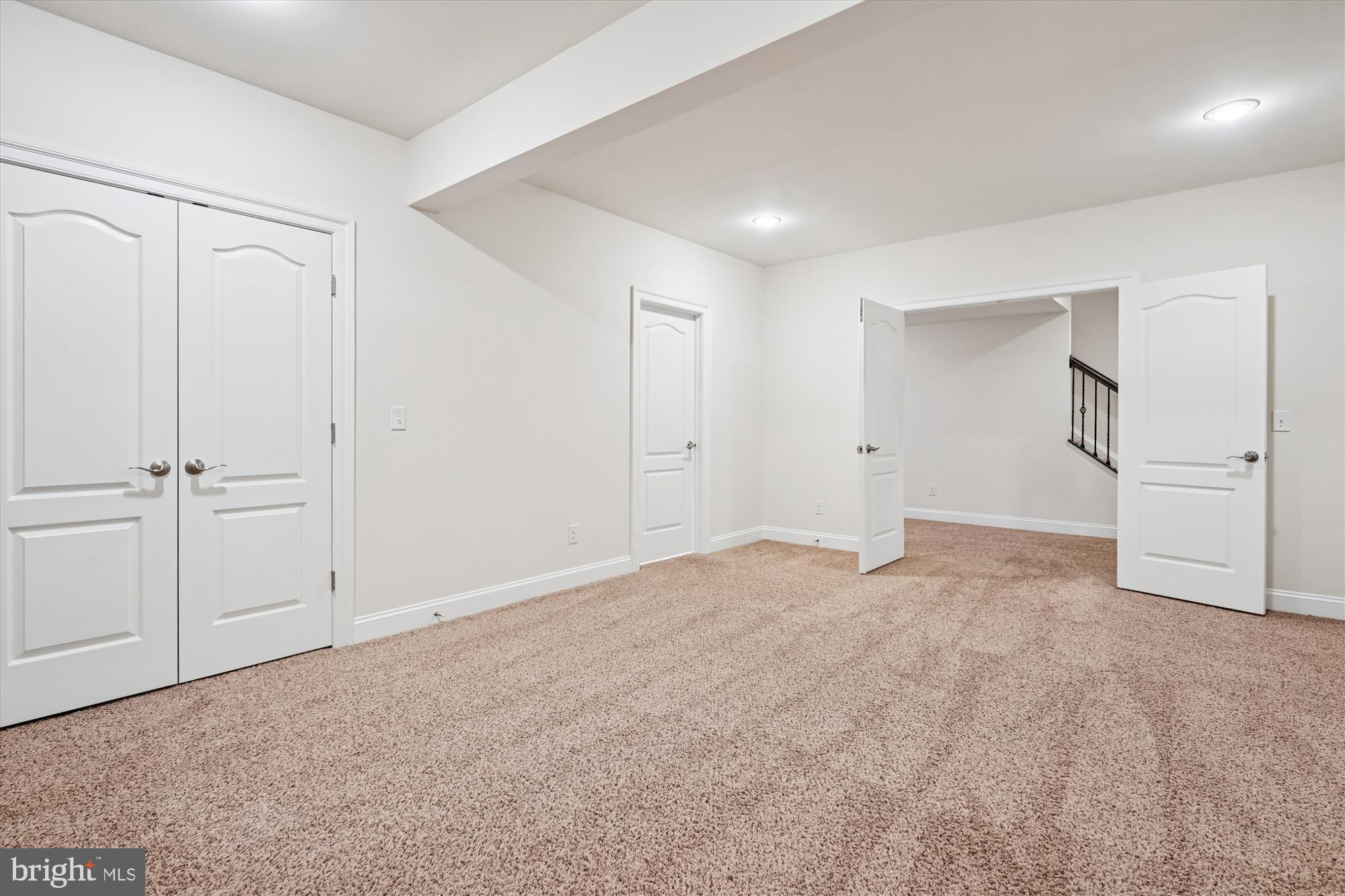 HUNTERS POND - Residential