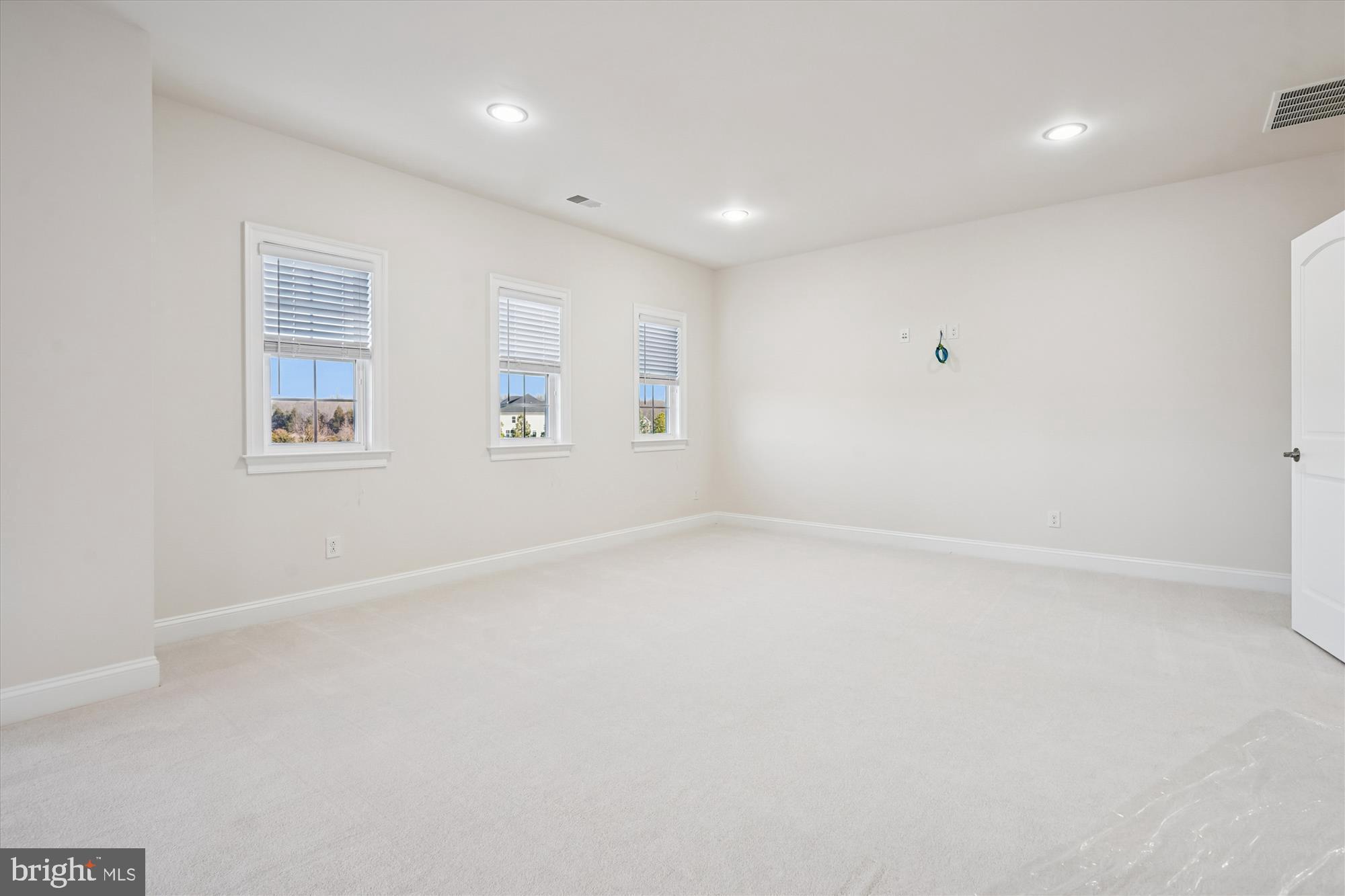 HUNTERS POND - Residential