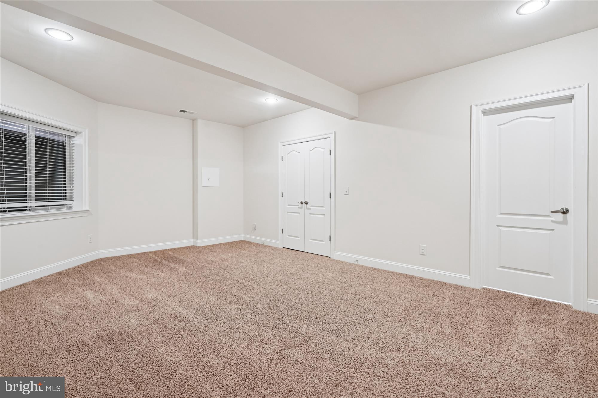 HUNTERS POND - Residential