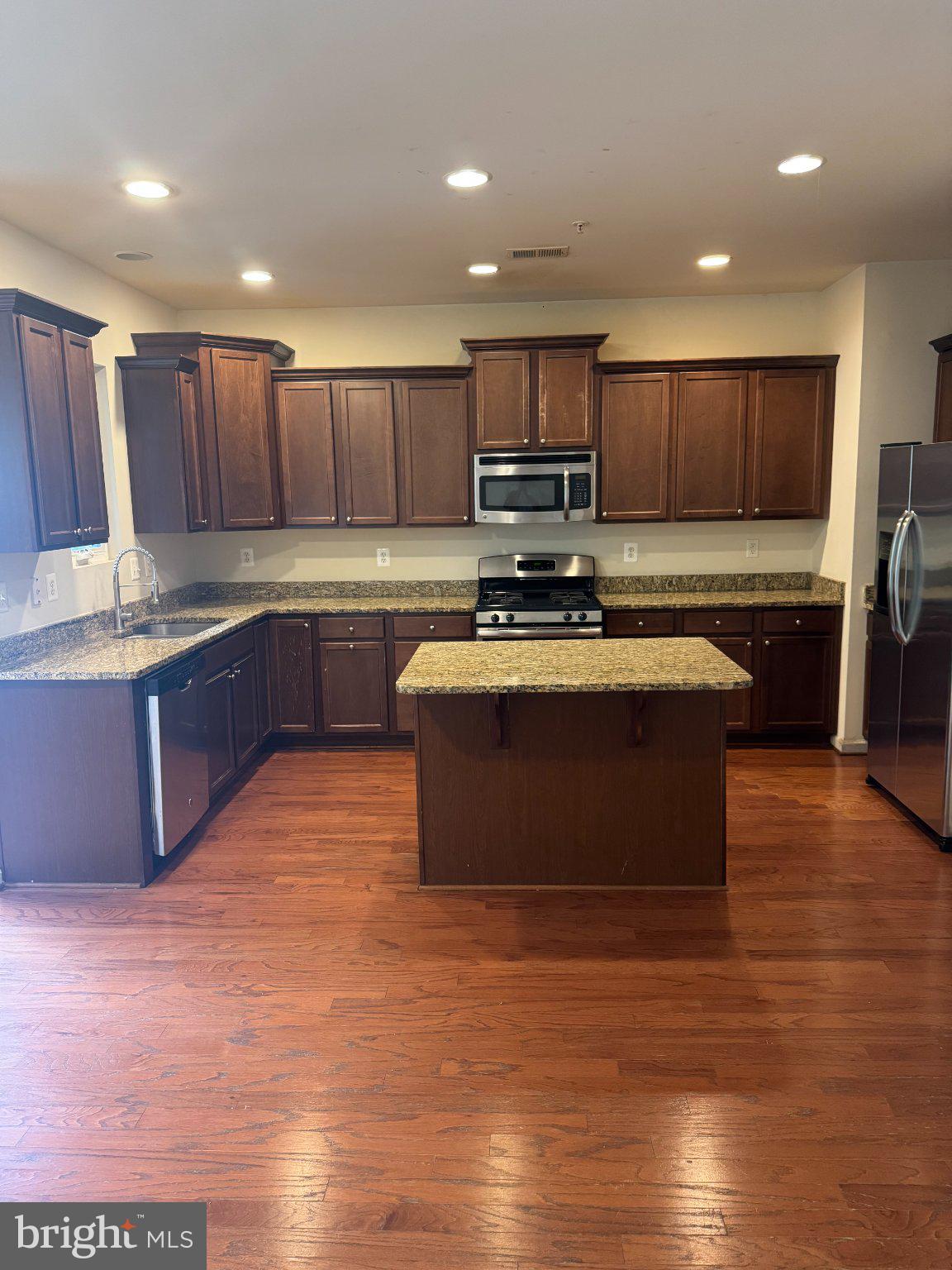 7568 STONEHOUSE DRIVE