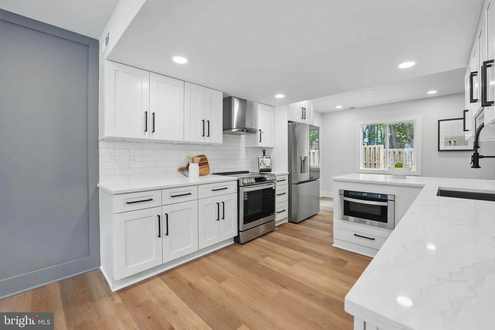 REGENCY SQUARE - Residential