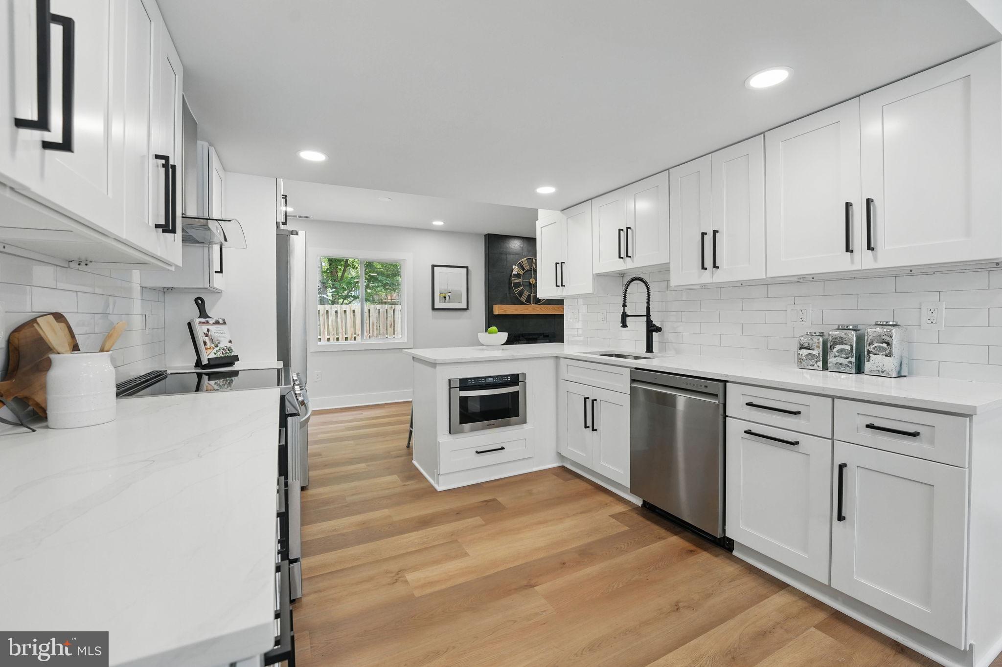 REGENCY SQUARE - Residential