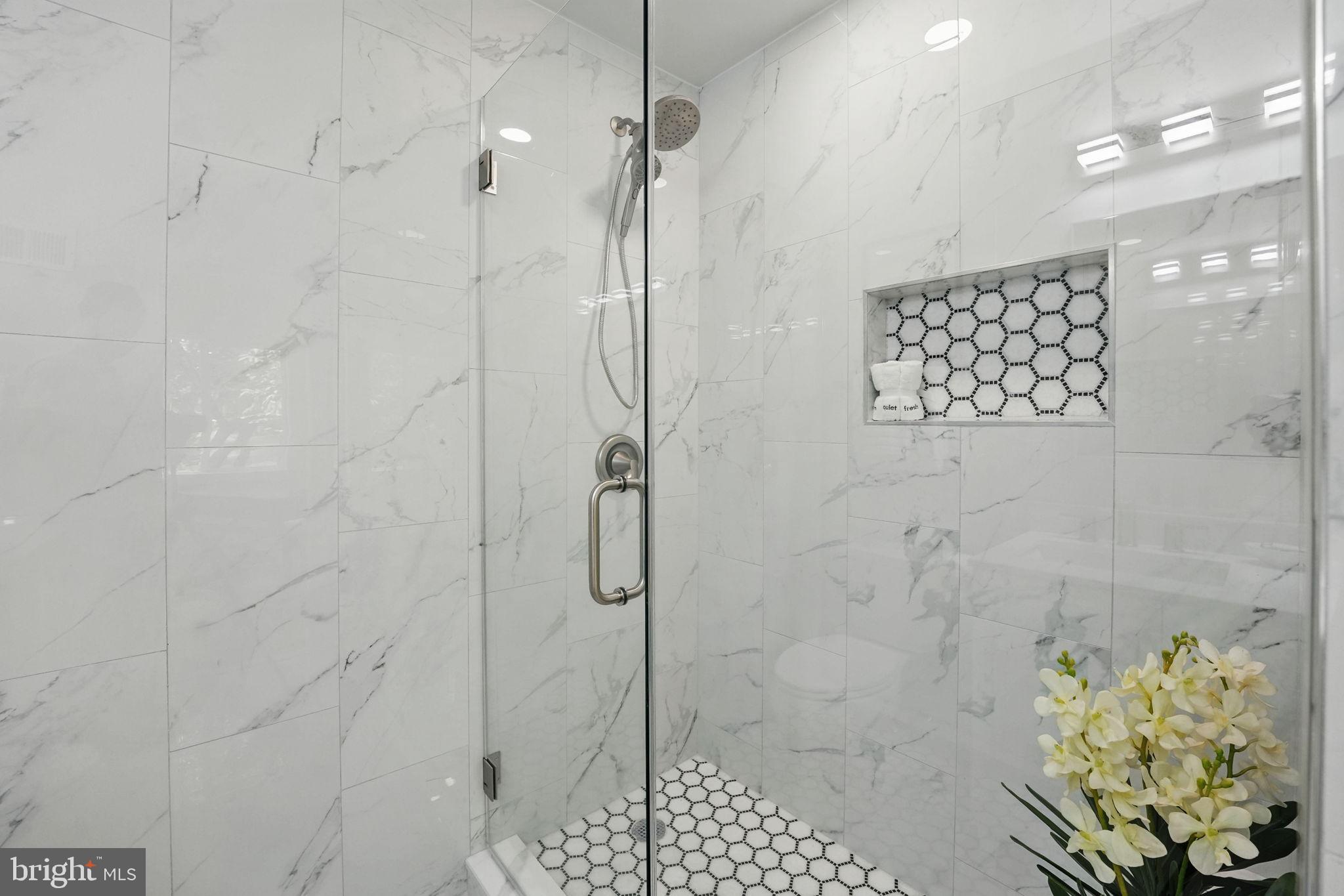 REGENCY SQUARE - Residential