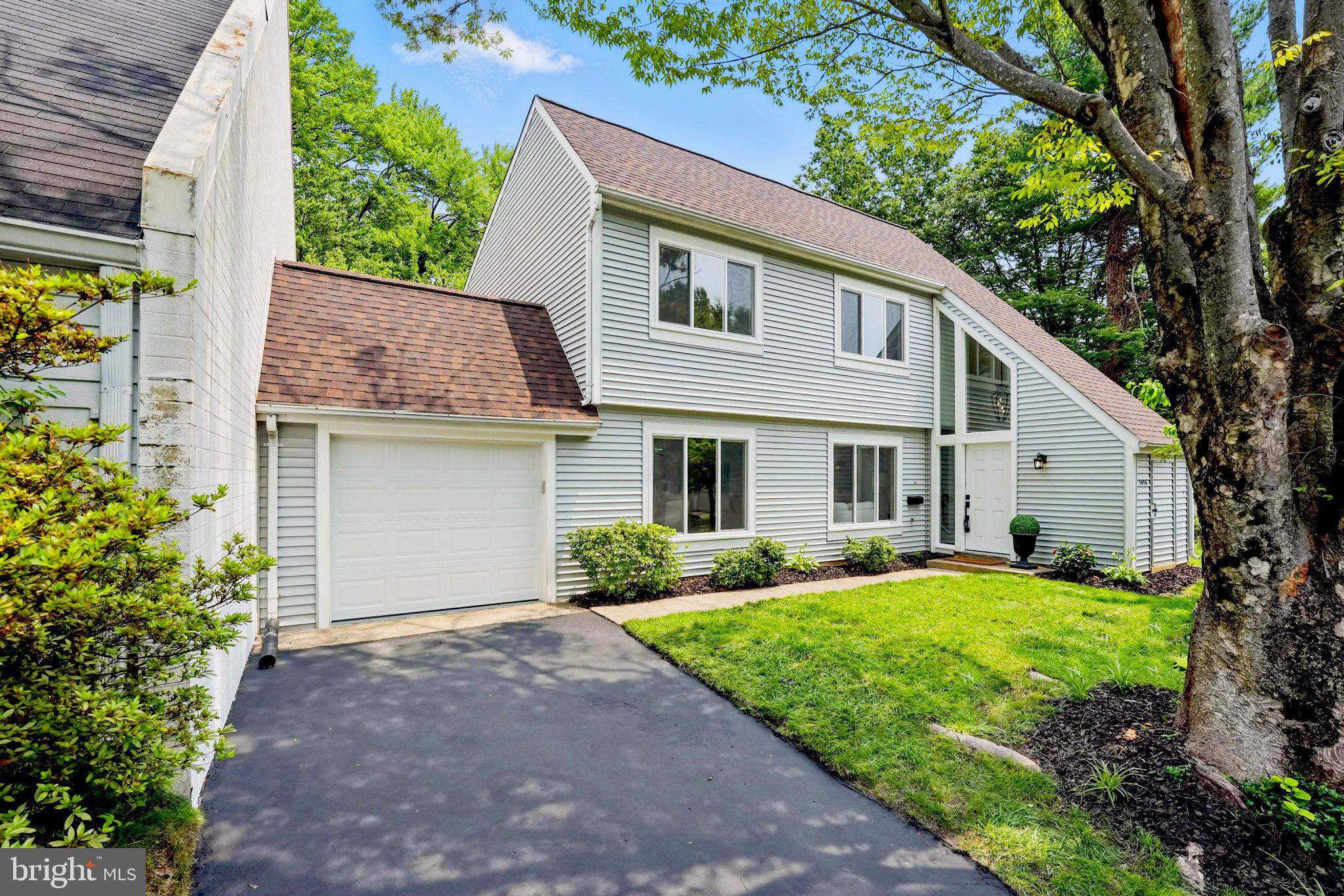 REGENCY SQUARE - Residential